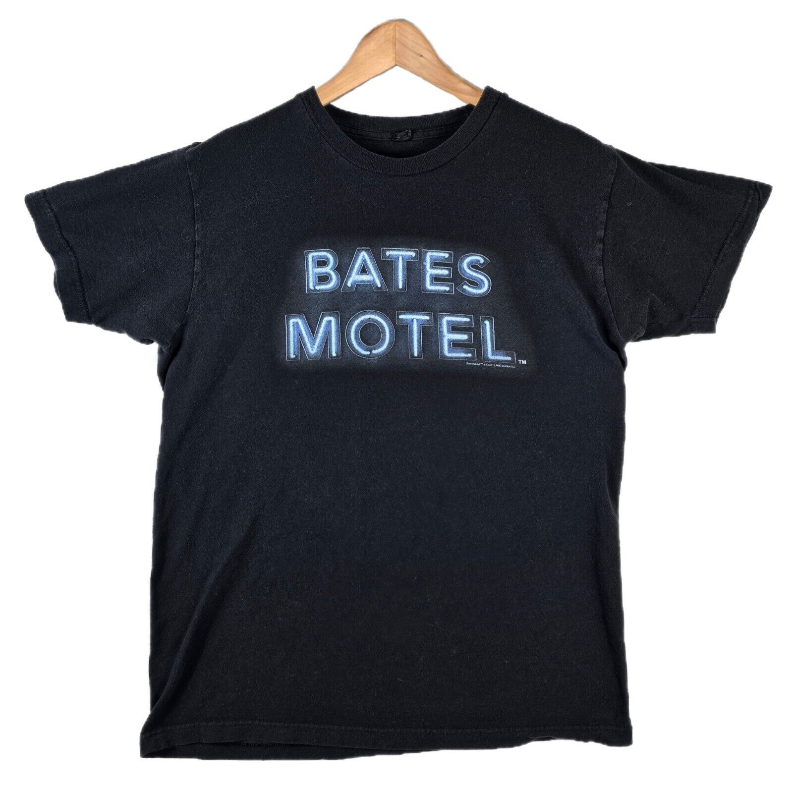 Tultex Bates Motel NBC TV Show 2013 Mens T-Shirt Medium Psycho Size US M / EU 48-50 / 2 - 1 Thumbnail
