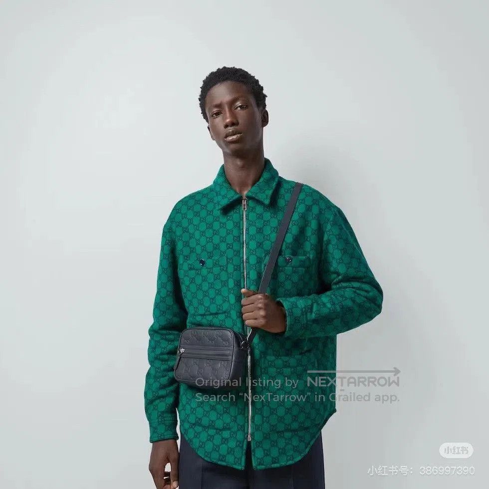 Gucci Gucci SoBlack Embossed Logo Camera Bag. Size ONE SIZE - 7 Thumbnail