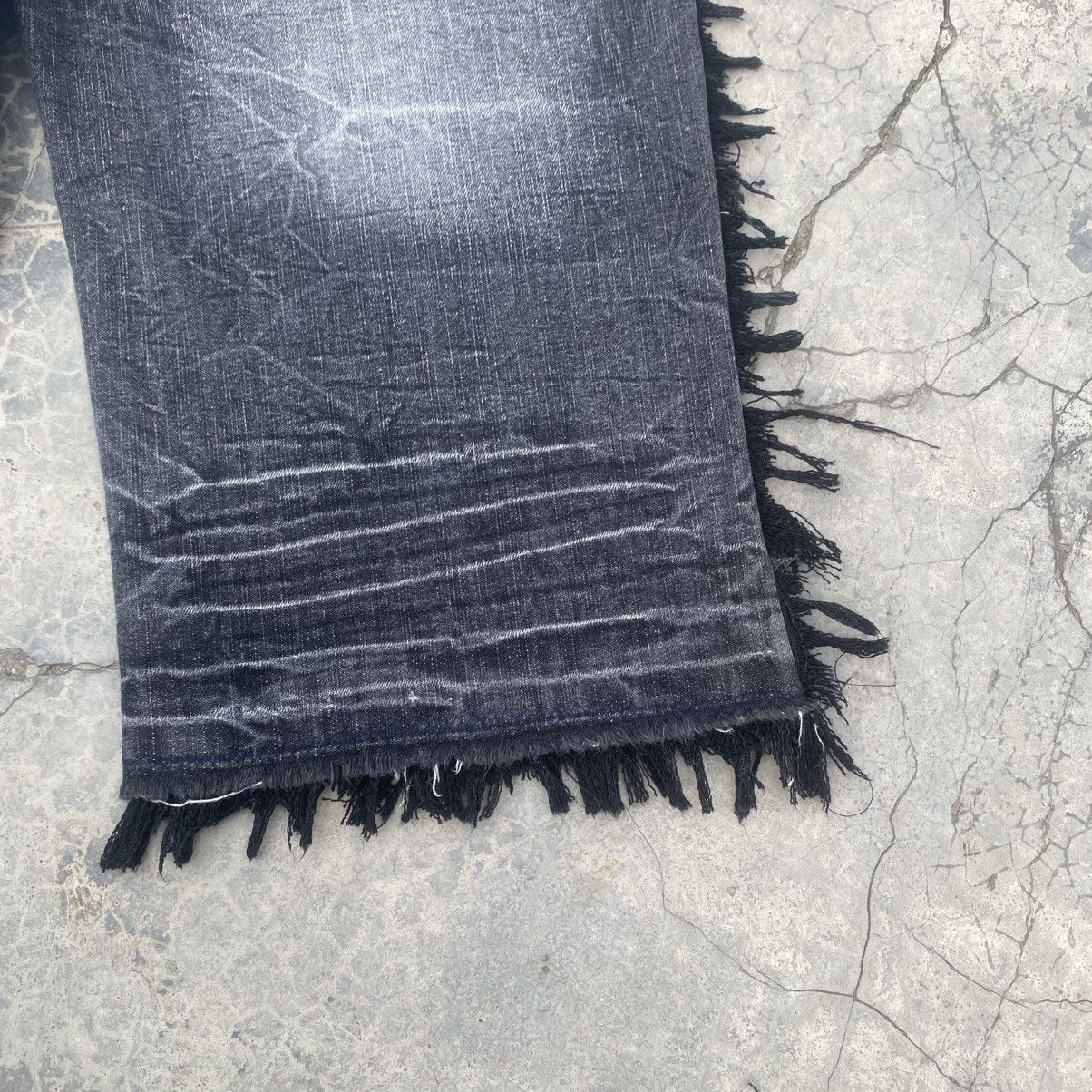 LOWBOX LOWBOX Distressed Wolf Crop Jeans Size US 30 / EU 46 - 6 Thumbnail