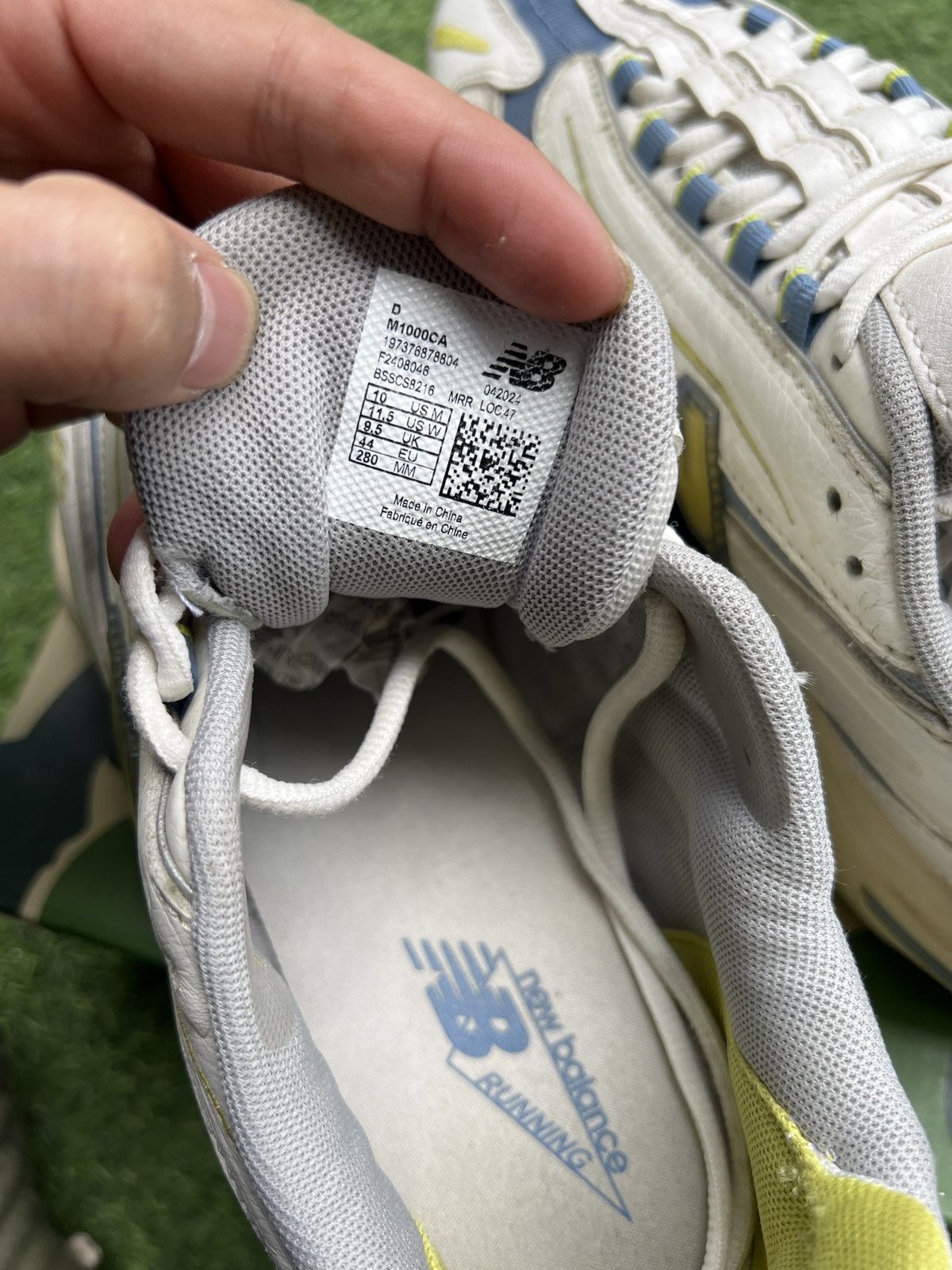 New Balance New Balance 1000 Off White Blue M1000CA Size US 10 / EU 43 - 6 Thumbnail