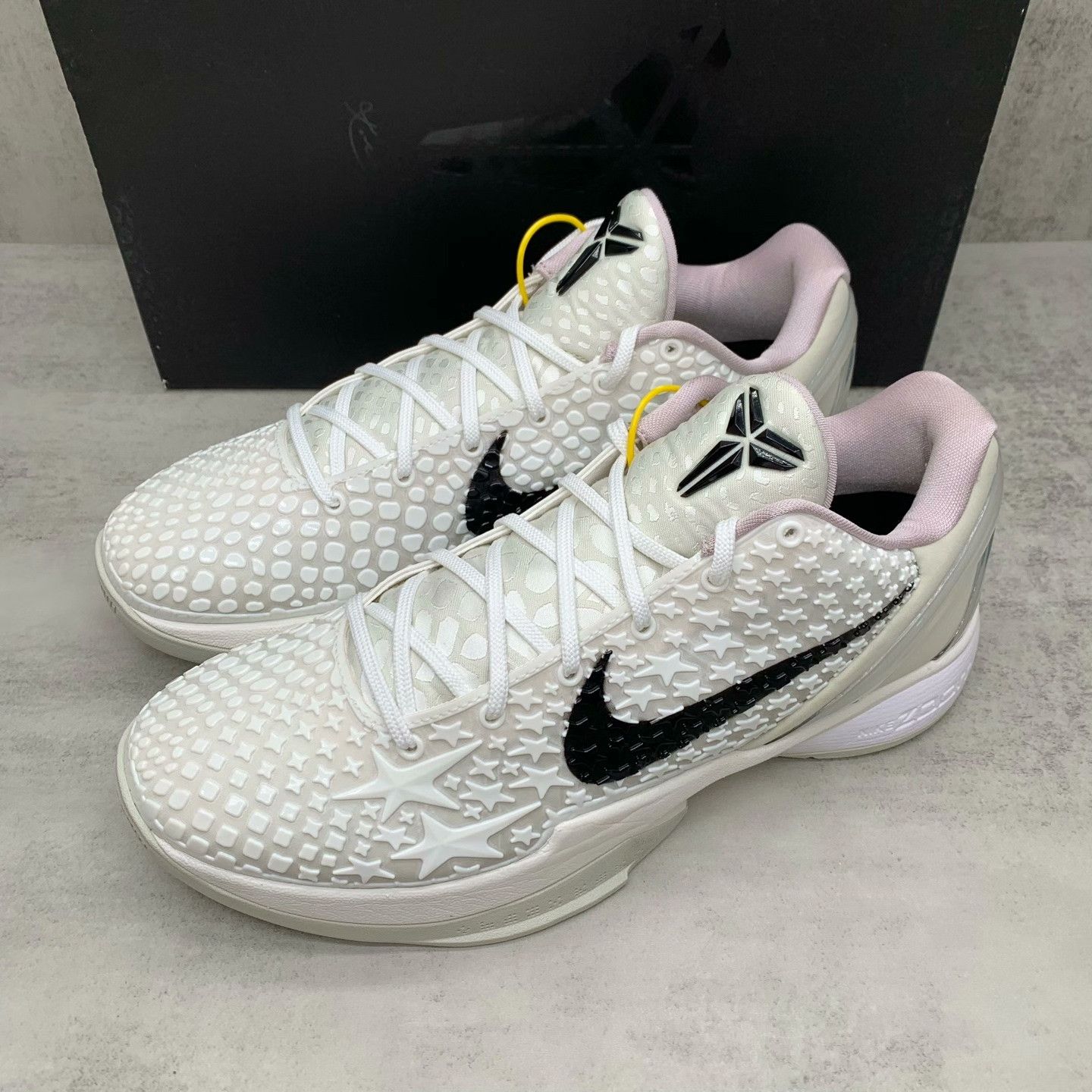 Nike Nike Basketball White Lowtop Sneakers 42 Men Size US 9 / EU 42 - 1 Thumbnail