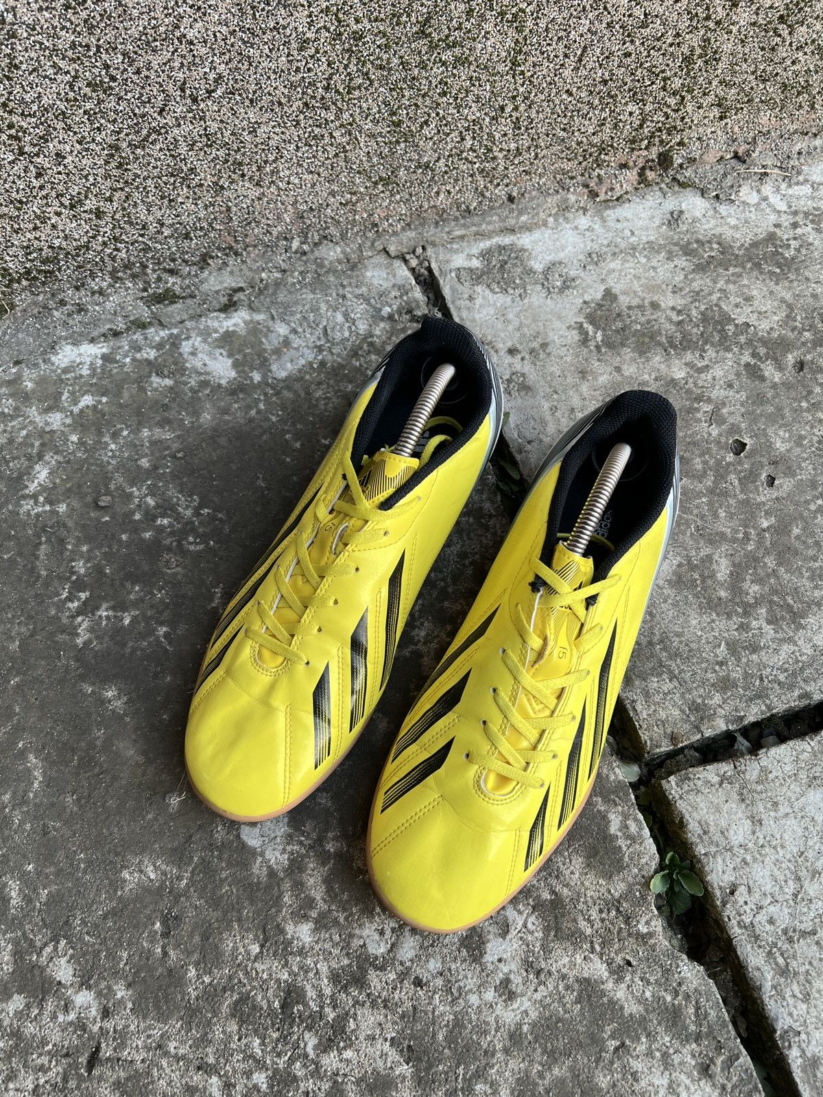 Adidas Adidas F5 Football Shoes Size US 9 / EU 42 - 3 Thumbnail