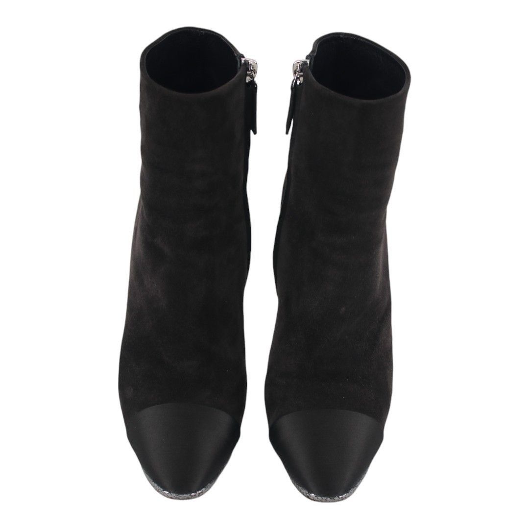 Chanel Chanel Suede Interlocking CC Logo High Heel Ankle Booties Size US 8.5 / IT 38.5 - 3 Thumbnail