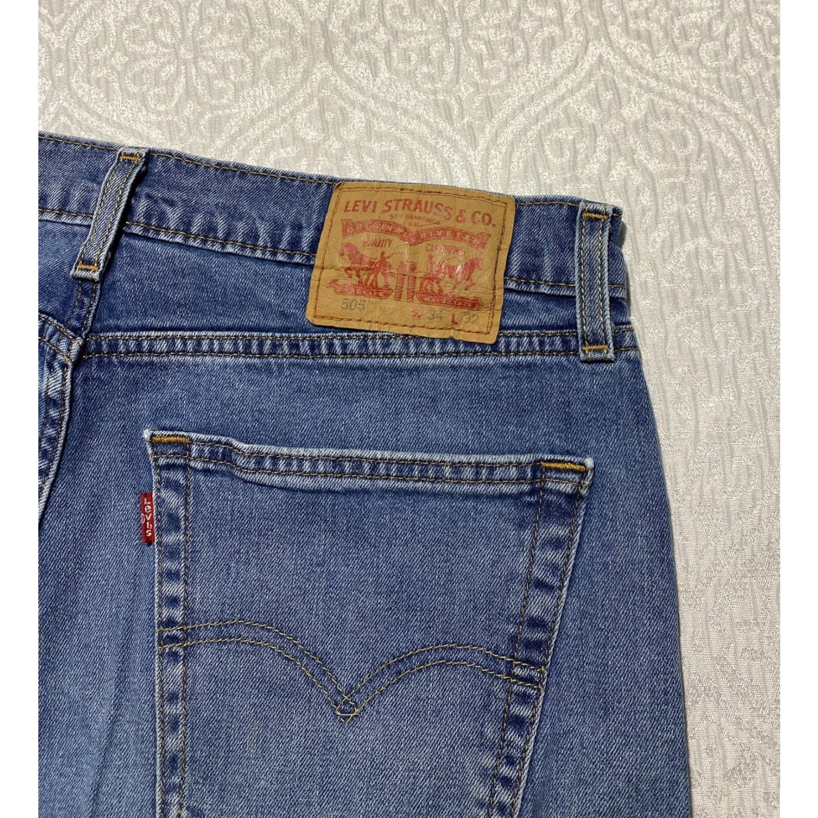 Levi's Levi's 505 Jeans Mens 34x32 Blue Regular Fit Straight Leg Zip Fly Denim Color Blue Medium Wash 5-Pocket Mens Jeans 34x32 Pants Size US 34 / EU 50 - 4 Thumbnail