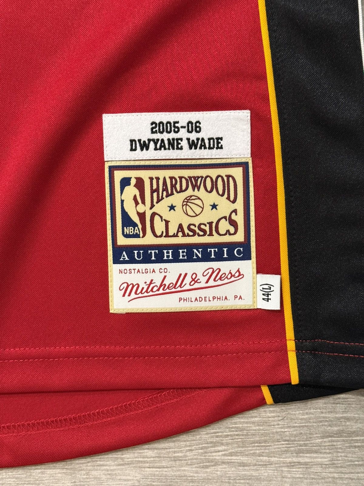 Mitchell & Ness Mitchell & Ness Dwyane Wade Miami Heat Authentic Jersey 44 L Size US L / EU 52-54 / 3 - 2 Thumbnail