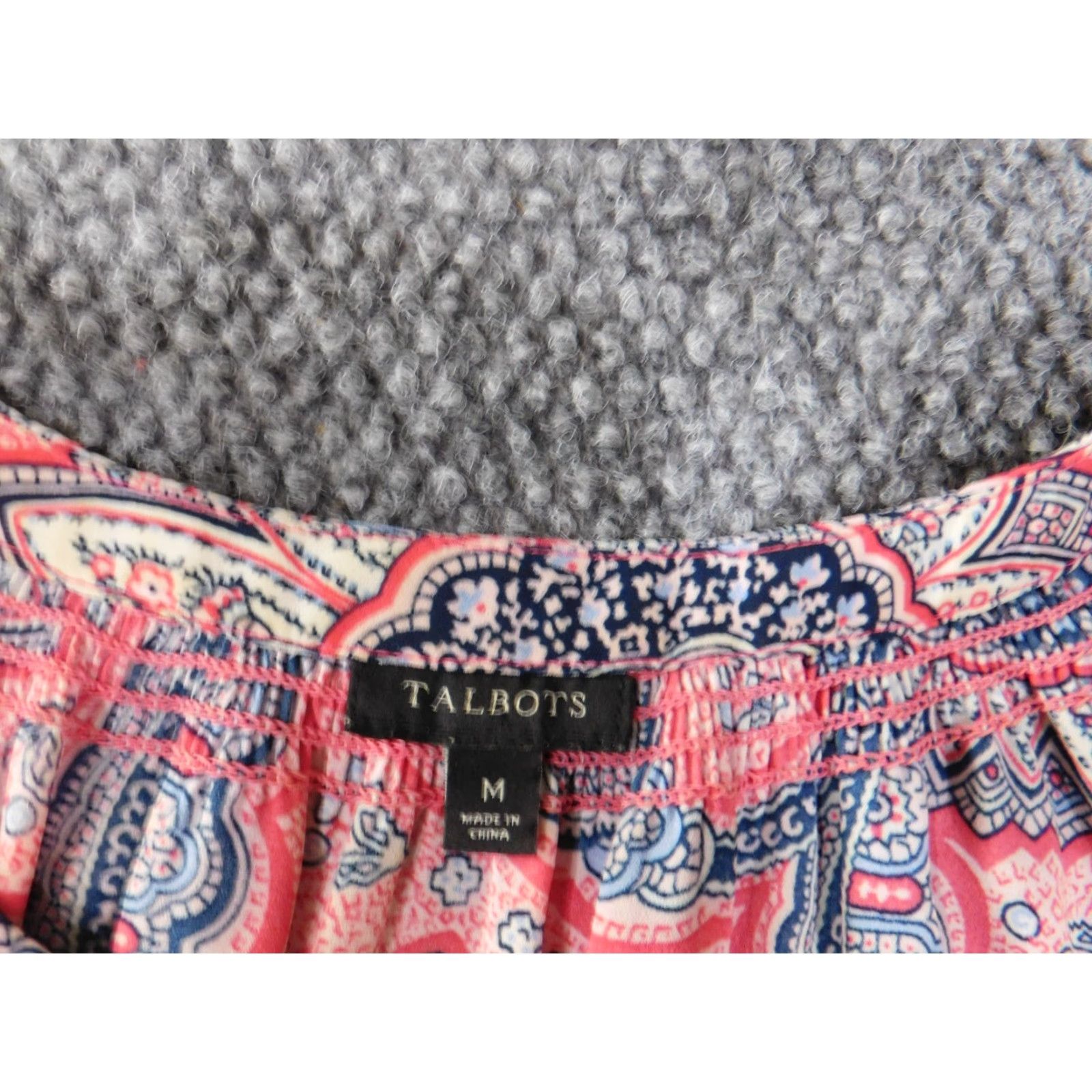 Talbots Talbots Blouse Womens Sleeveless V-Neck Red Geometric Polyester Top Medium"} Size M / US 6-8 / IT 42-44 - 2 Thumbnail