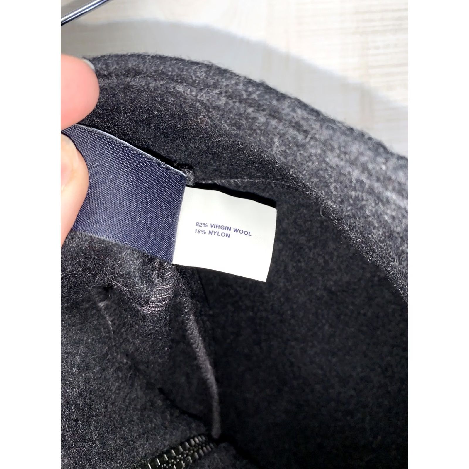 Gap VINTAGE Gap Wool/Nylon Pocket Gray Skirt Women’s SZ 1 Regular See Photo Pockets Brand: Gap Size 25" / US 0 / IT 36 - 7 Thumbnail
