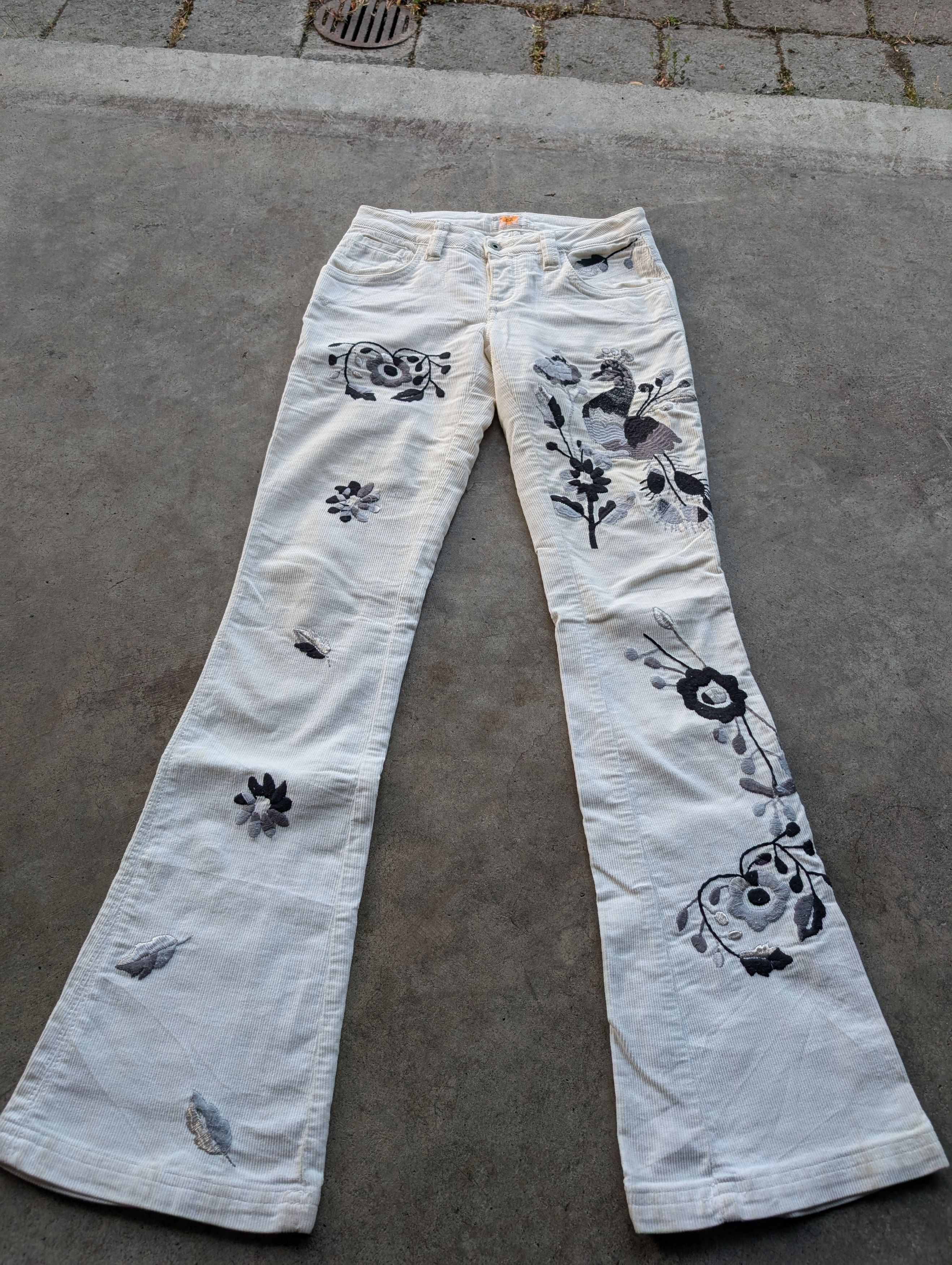 Antik Denim 90s antik denim white corduroy flared jeans made in usa Size 27" / US 4 / IT 40 - 1 Thumbnail
