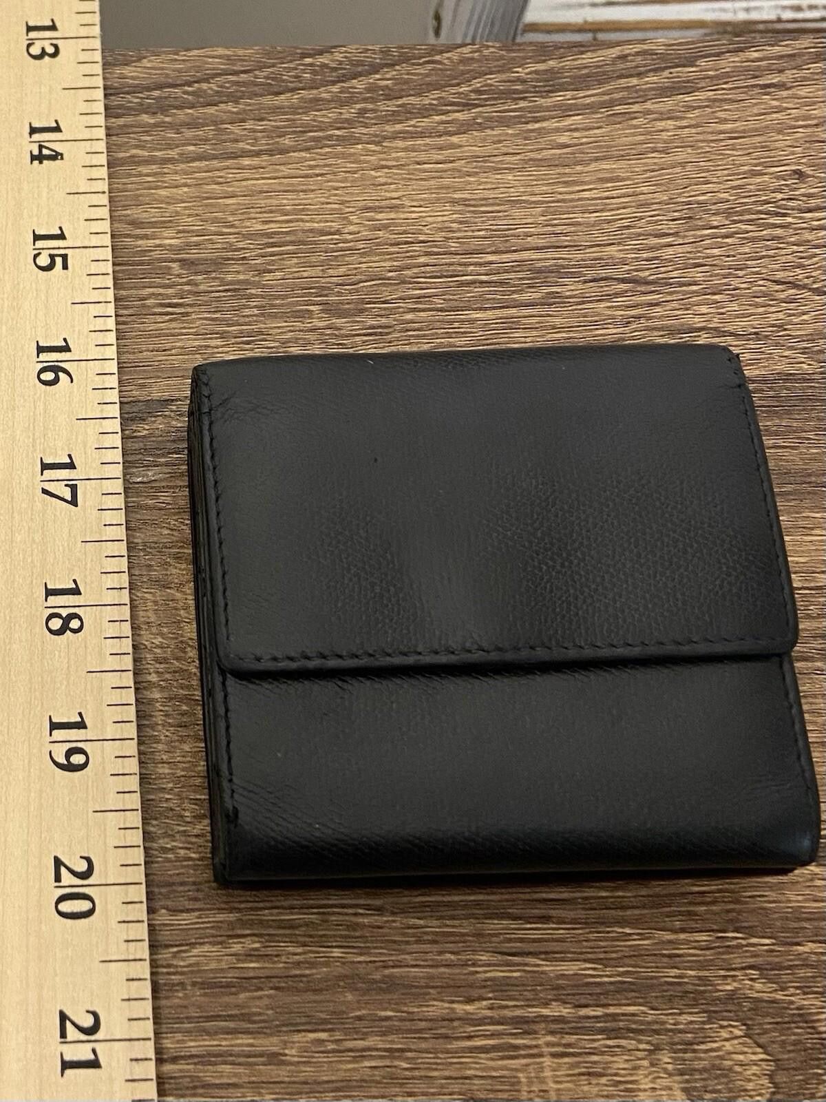 Chanel Chanel Cocobutton black leather compact trifold wallet Read* Size ONE SIZE - 2 Thumbnail