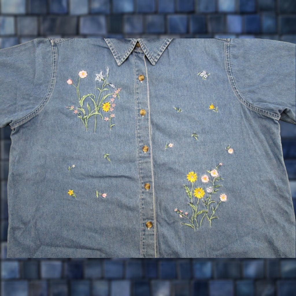 Basic Editions VINTAGE Basic Editions Denim Button Shirt Plus SZ 18 Floral Embroidered 90s Women's Shirt Mens Womens Size XXL / US 16-18 / IT 52-54 - 1 Thumbnail