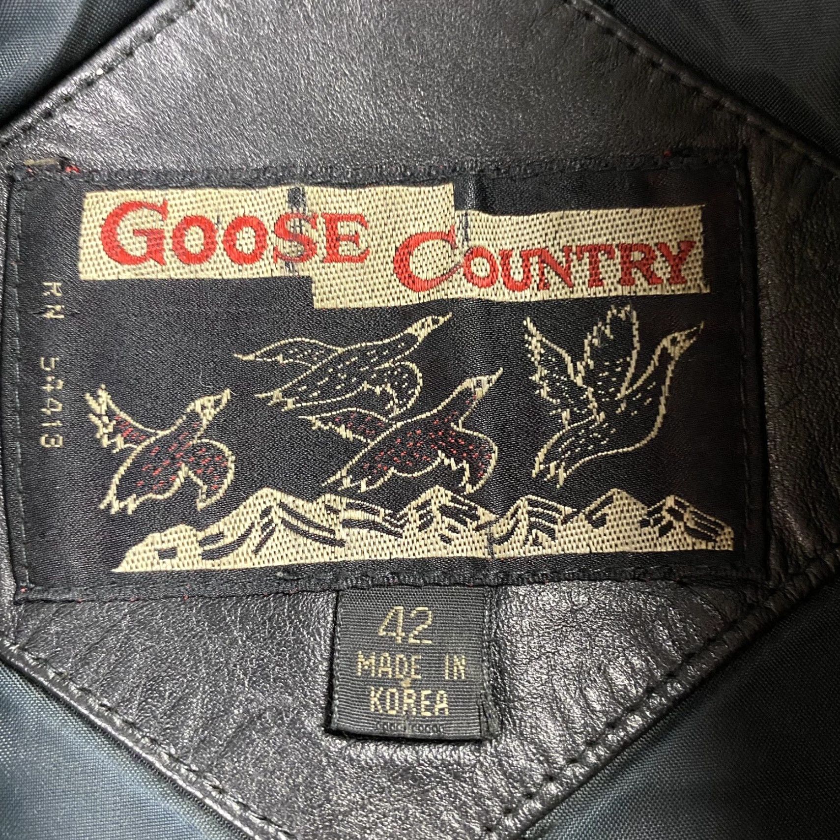 Vintage VINTAGE GOOSE COUNTRY Leather Hunting Vest Men Size 42 Black Down Quilted Outdoor Size US XS / EU 42 / 0 - 5 Thumbnail