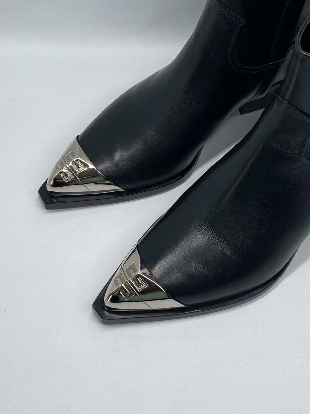 Givenchy Givenchy Calfskin 4G Metal-Toe Western Booties size 38 Size US 8 / IT 38 - 8 Thumbnail