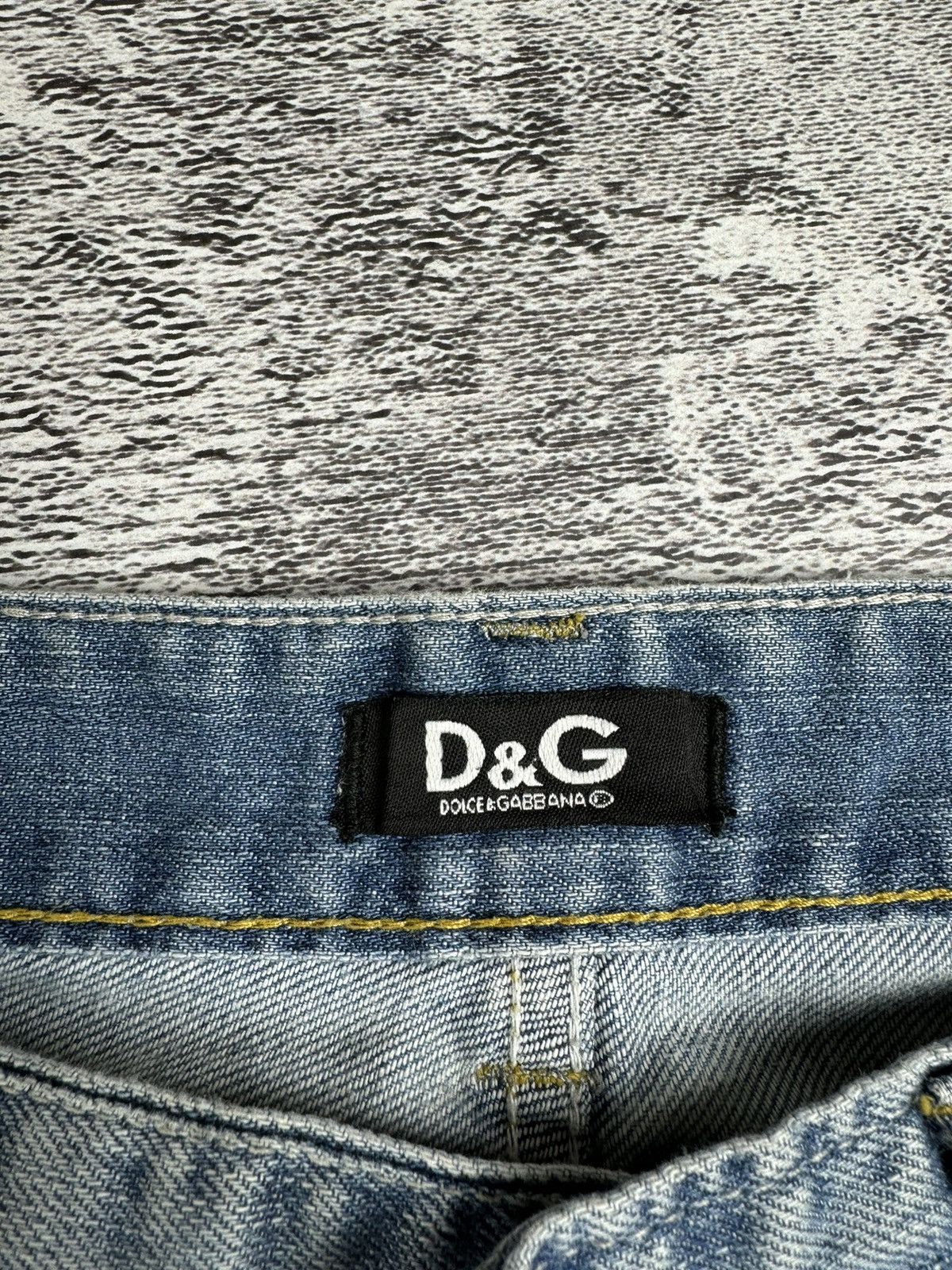 Dolce & Gabbana Dolce & Gabbana RARE D&G Patchwork Distressed Y2K Denim Jeans Size US 34 / EU 50 - 19 Thumbnail