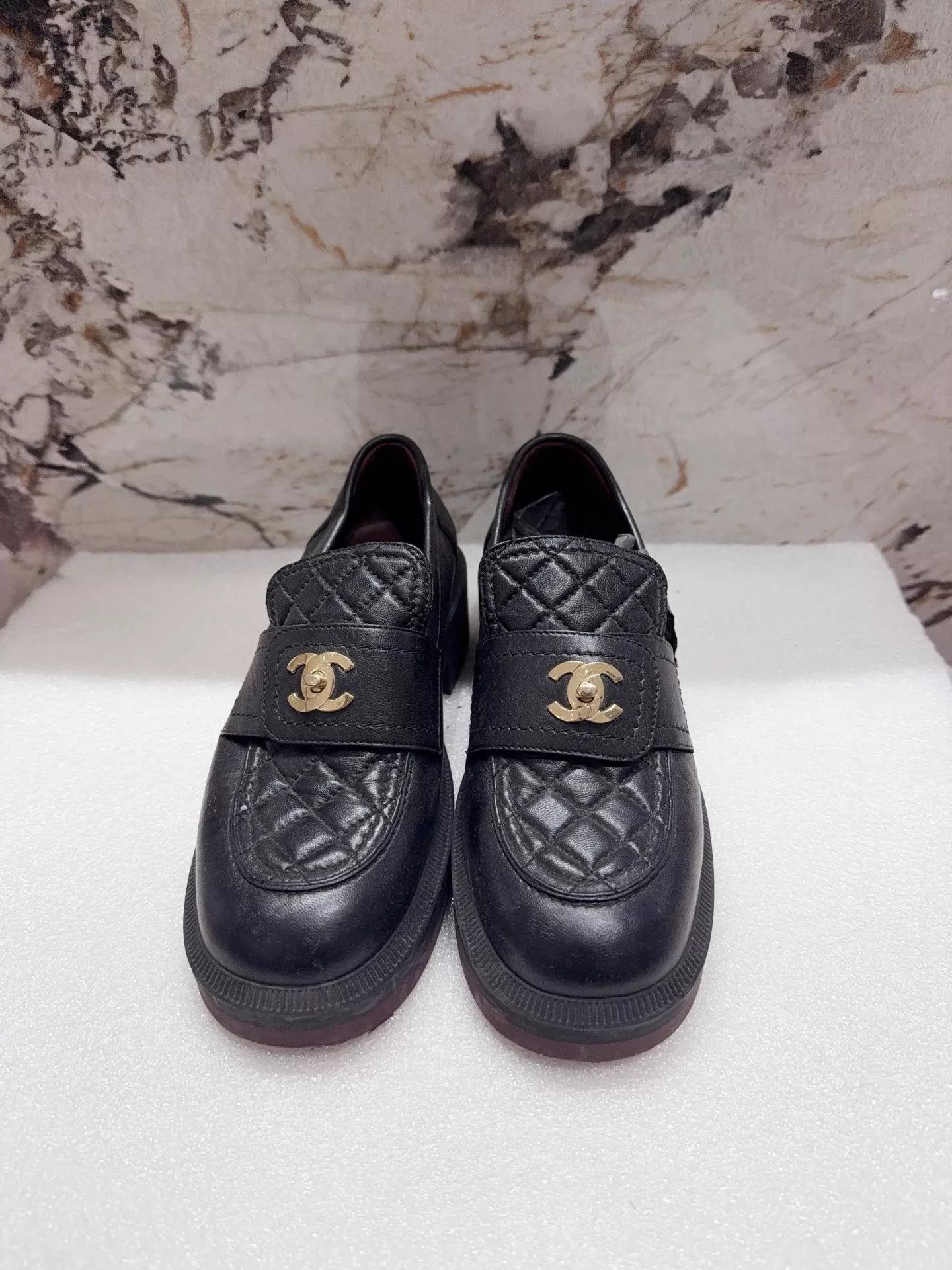 Chanel Chanel Black & Gold CC Loafer 36 Size US 5.5 / IT 35.5 - 1 Thumbnail