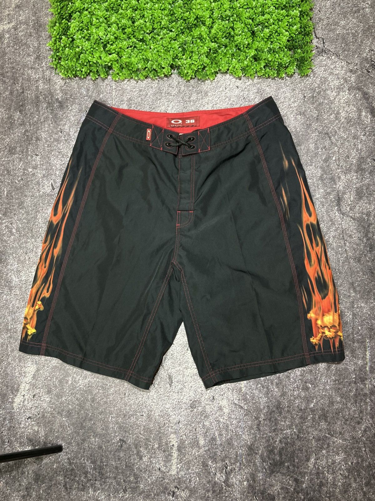 Oakley Vintage Oakley Shorts Big Logo Tactical Surfing Fire Y2K Size US 36 / EU 52 - 2 Thumbnail