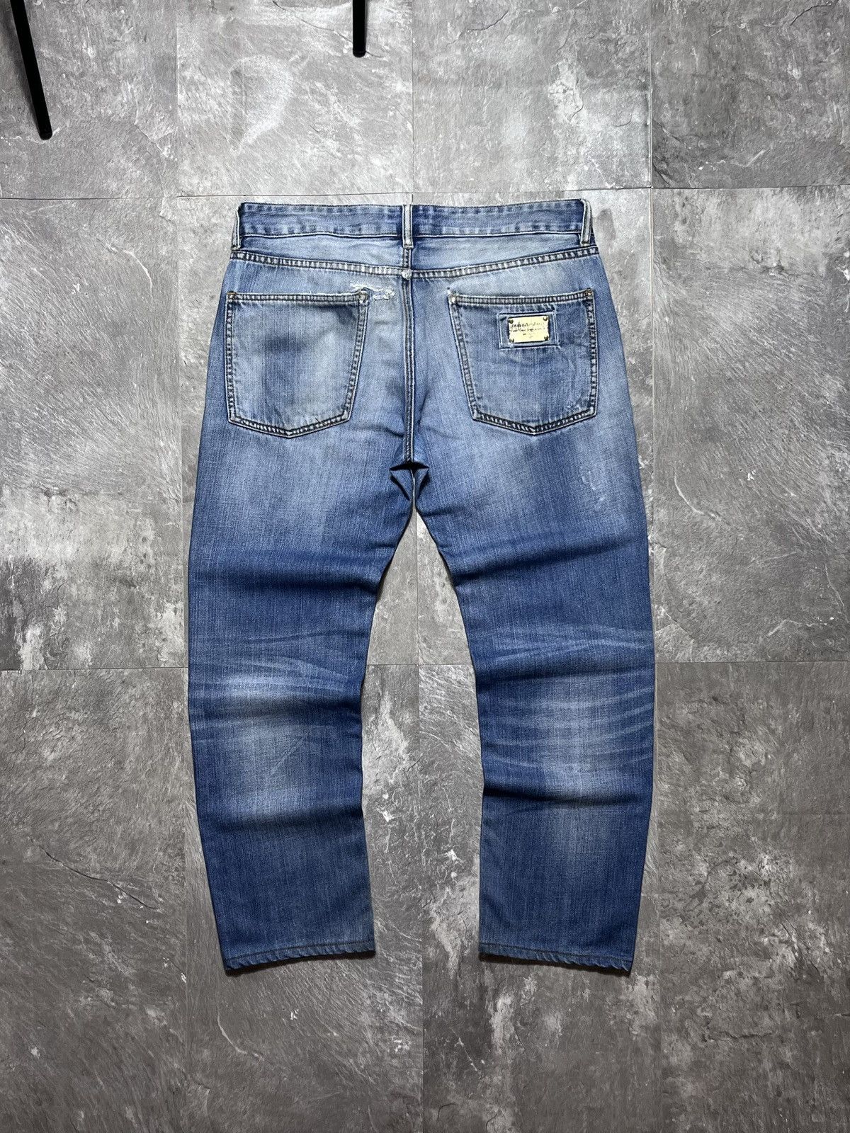 Dolce & Gabbana Vintage Dolce Gabbana Faded Denim Jeans Metal Logo Size US 36 / EU 52 - 1 Thumbnail