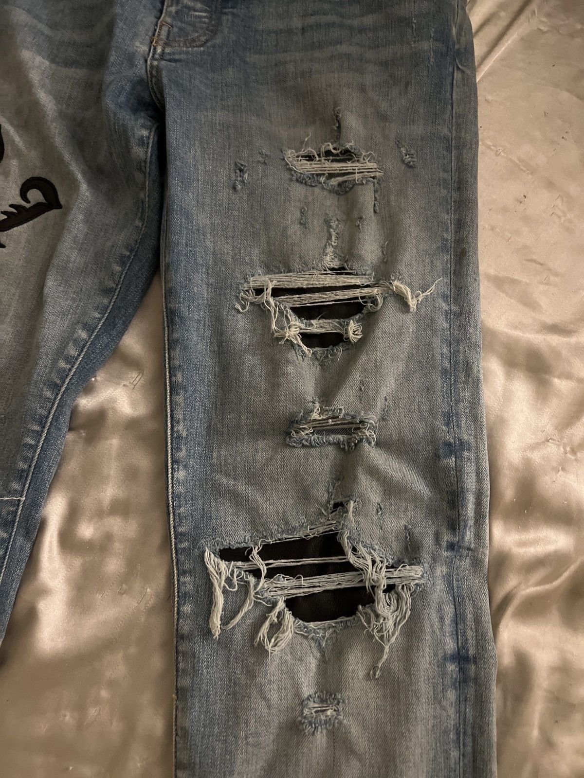 Amiri Amiri Old English Leather Logo Clay Indigo Denim Jeans Size US 34 / EU 50 - 6 Thumbnail
