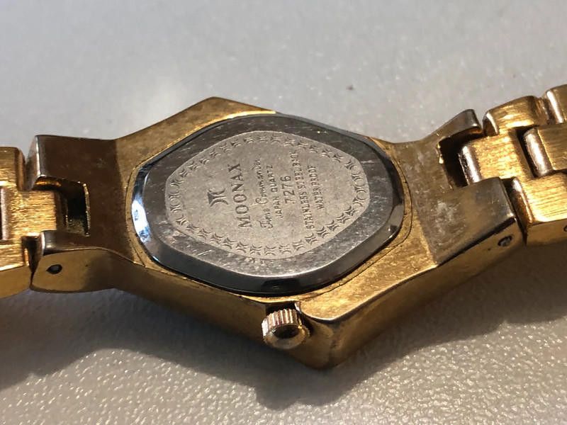 Designer Moonak gold bracelet watch Size ONE SIZE - 11 Thumbnail