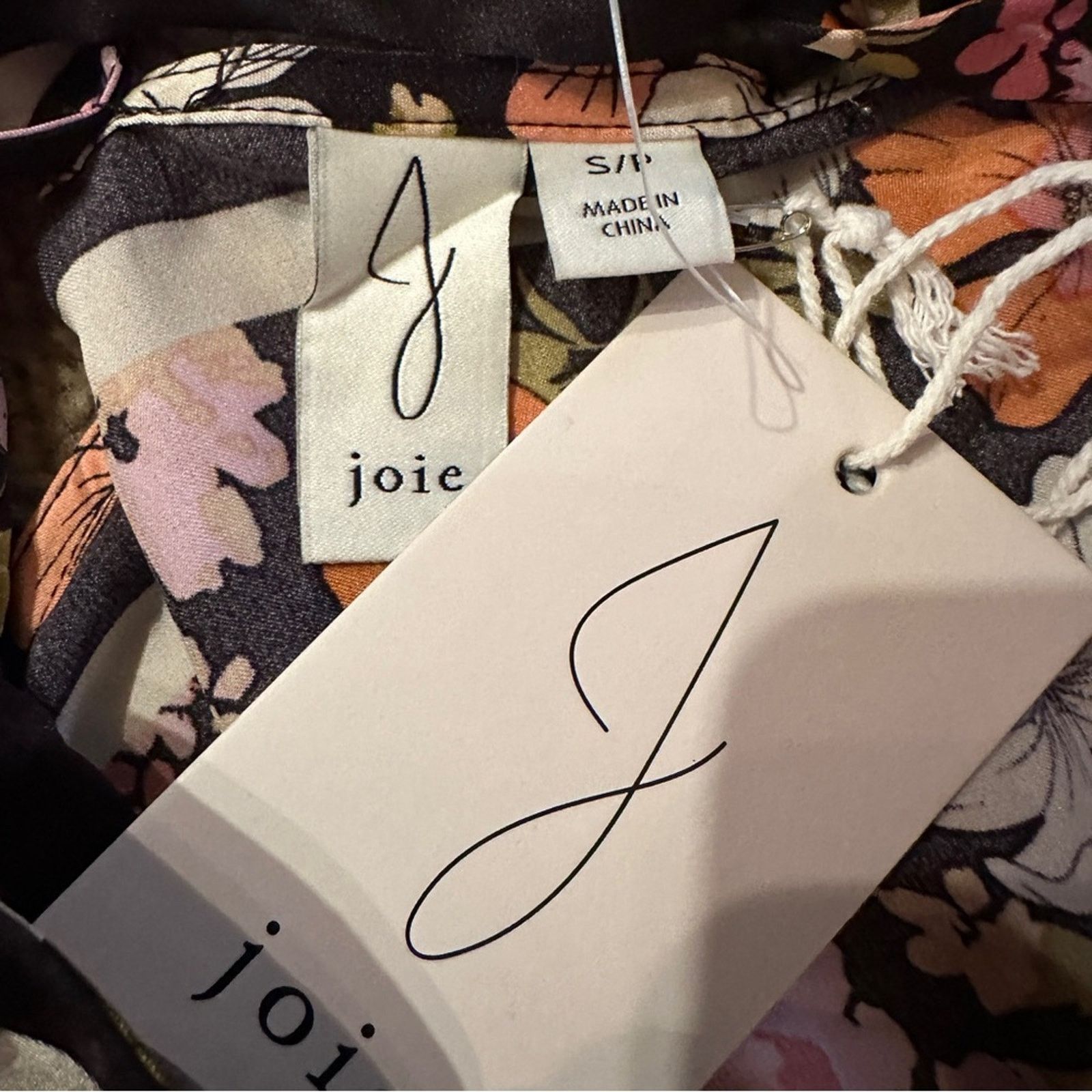 Joie Joie Black Floral Sleeveless Tie Neck Smocked Hem Top NEW Size S / US 4 / IT 40 - 4 Thumbnail
