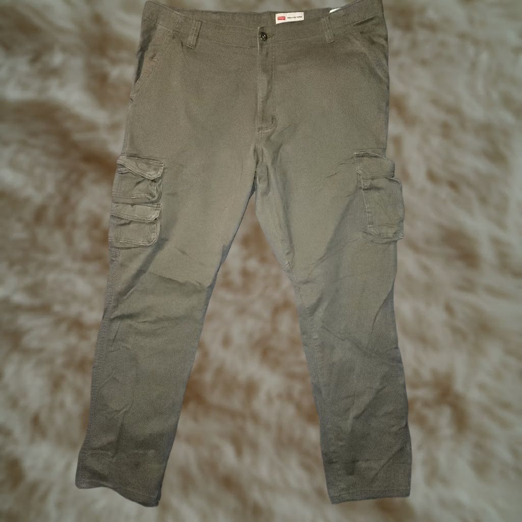 Wrangler VINTAGE Wrangler Cargo Pants Men's 40x32 Regular Tapered Green High Rise Hiking Size US 40 / EU 56 - 1 Thumbnail