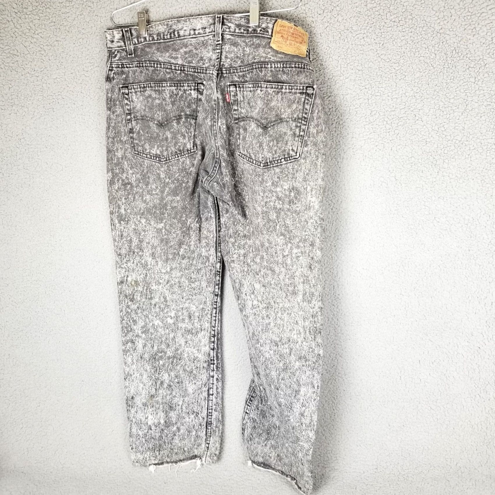 Levi's VINTAGE Levi’s 501 Jeans Distressed Acid Wash Made in USA 36X32 Copper Button Fly Black Denim 5-Pocket Mens Jeans Size US 36 / EU 52 - 3 Thumbnail