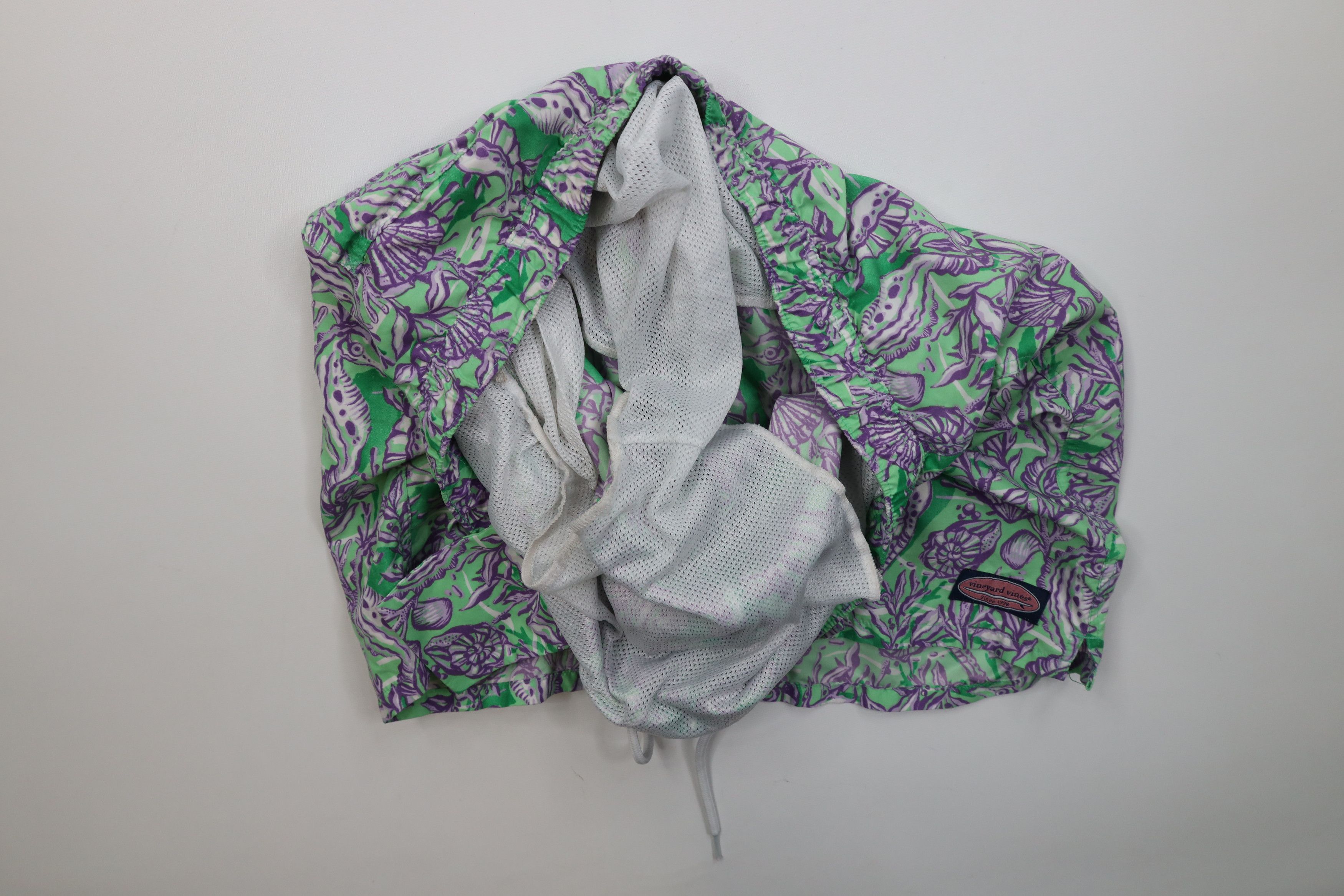 Vineyard Vines Vineyard Vines Seahorse All Over Print Lined Shorts Trunks Size US 34 / EU 50 - 9 Thumbnail