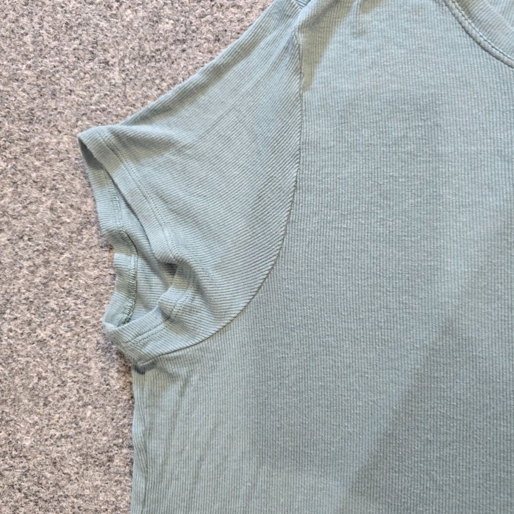 Athleta Athleta Top Women Size Medium Green Ribbed Boxy Short Sleeve Stretch Soft Casual Size M / US 6-8 / IT 42-44 - 4 Thumbnail
