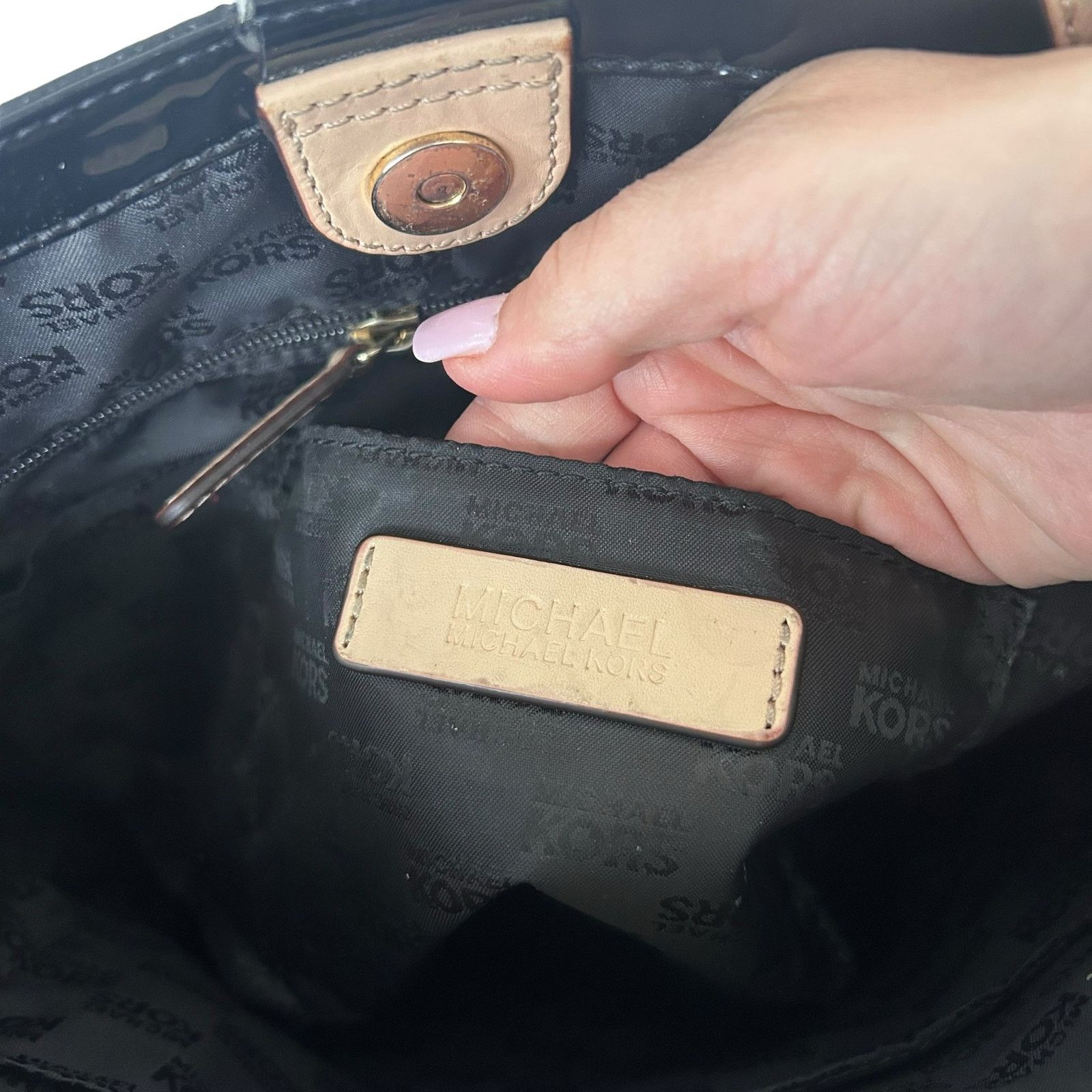 Michael Kors Michael Kors Black Jet Set Patent Leather Tote Shoulder Bag Size ONE SIZE - 2 Thumbnail