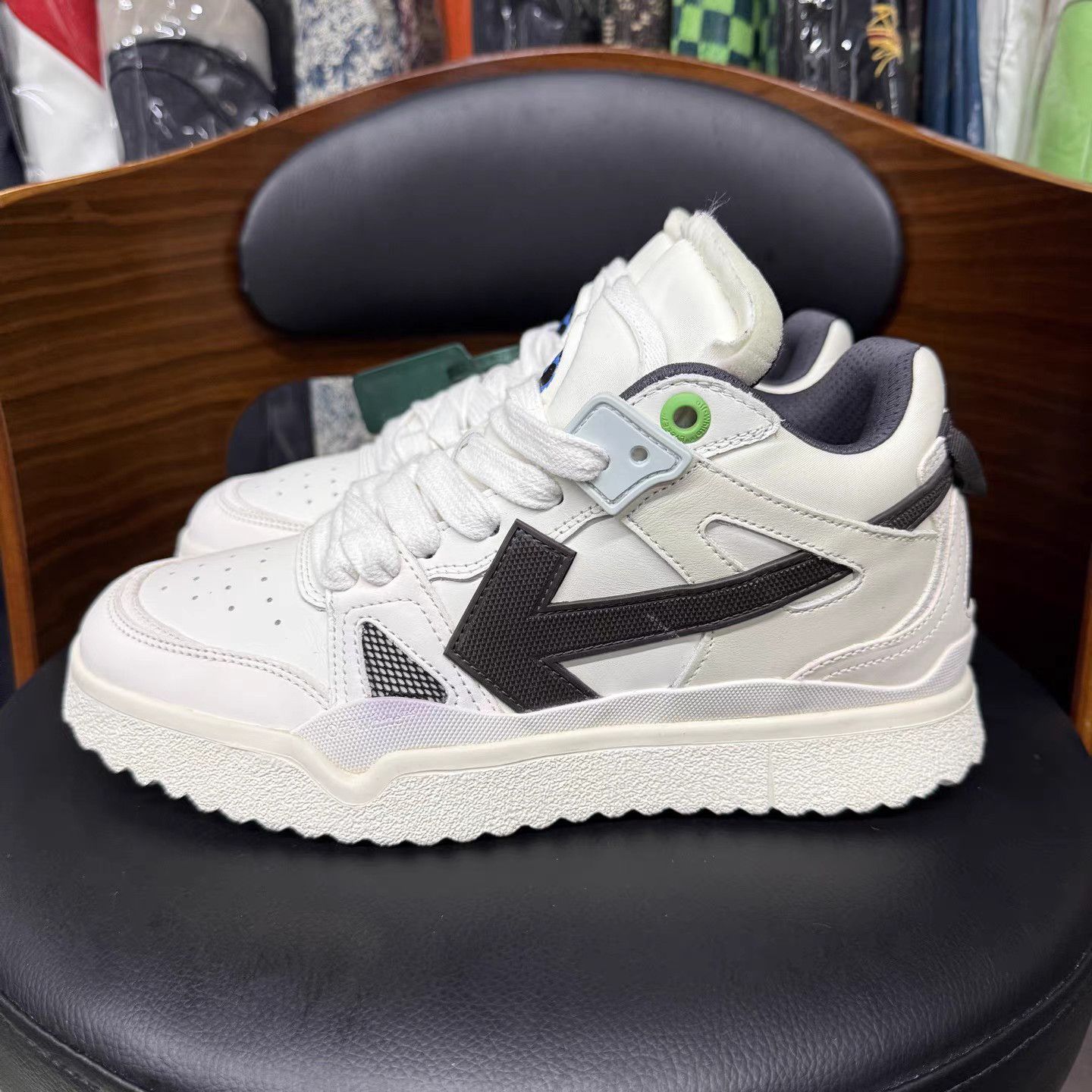 Off-White Off-White OW Arrow White Black Sneakers K15 Size US 9 / EU 42 - 6 Thumbnail