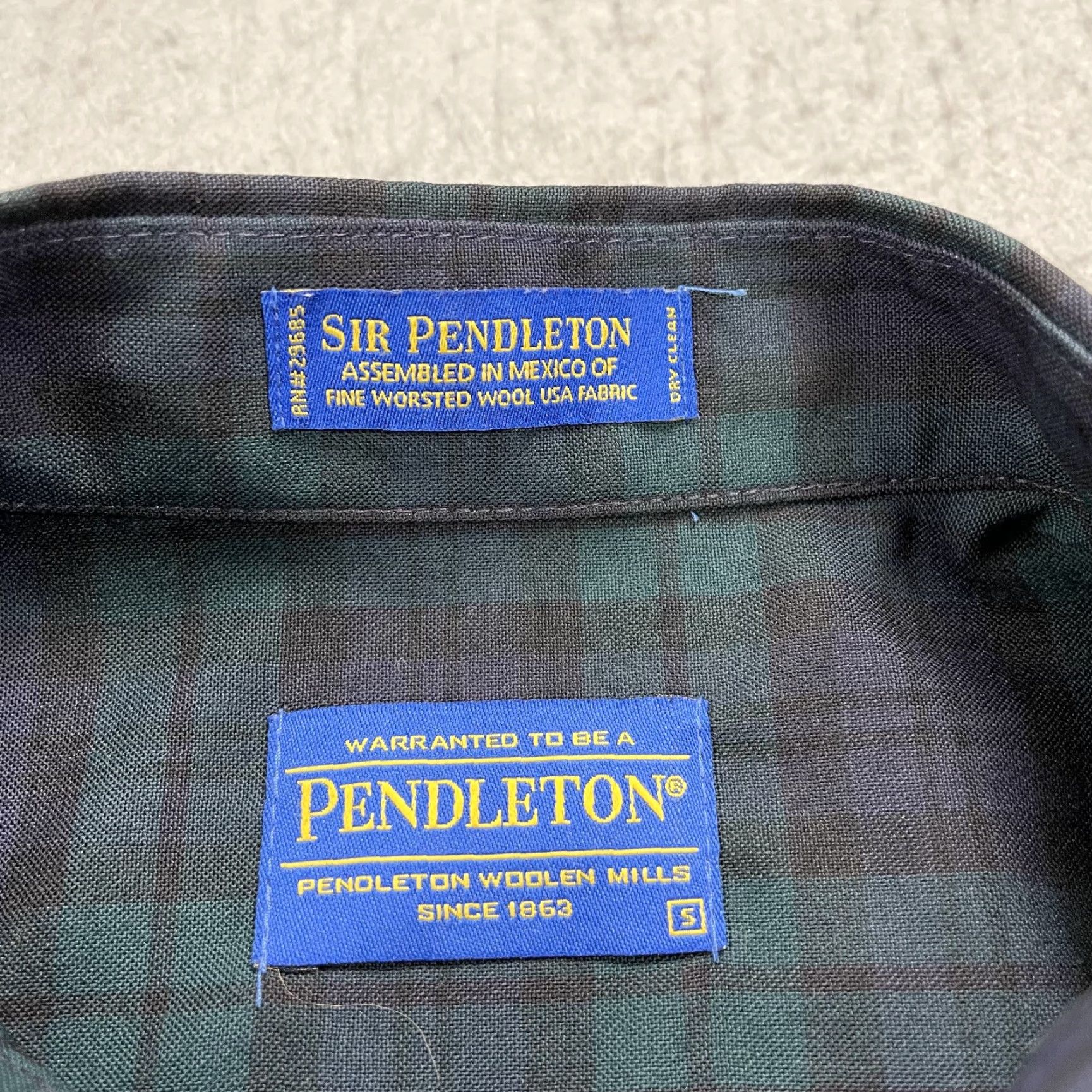 Pendleton VINTAGE Pendleton Shirt Mens S Blue Plaid Wool 100% USA 90s Button-Up Pockets 90s Classic Outdoor Mens Size US S / EU 44-46 / 1 - 3 Thumbnail