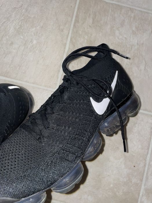 Vapormax black and outlet white tick