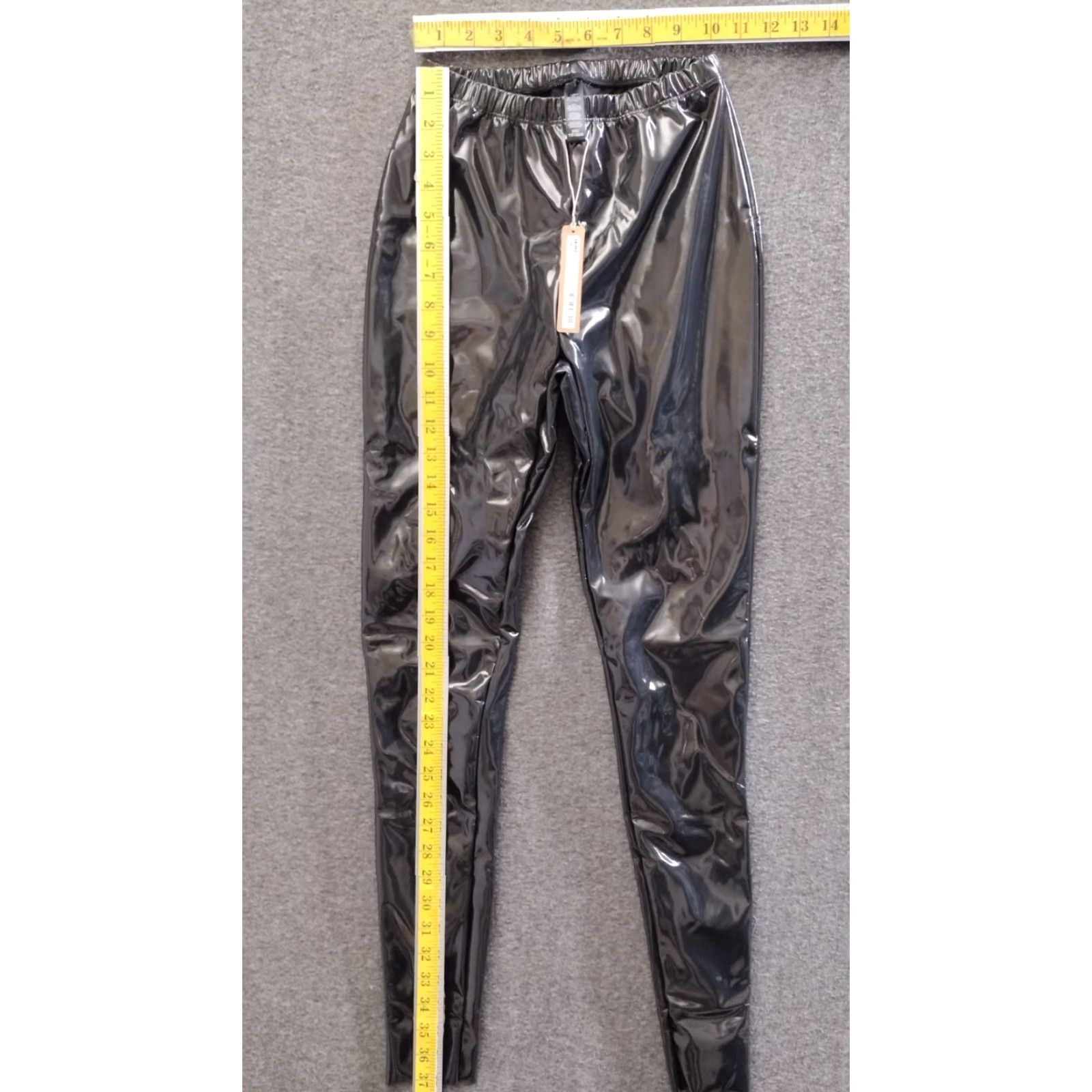SKIMS Skims Stretch Vinyl Leggings Onyx XXS Leggings Skinny Pants Women Modern Color Black Vinyl Leggings 2XS BO-LEG-3755 Size 24" / US 00 / IT 34 - 4 Thumbnail