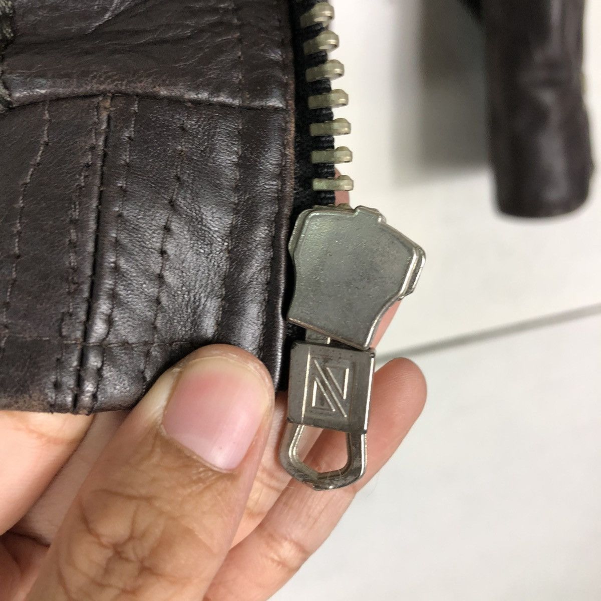 Japanese Brand VINTAGE CROPPED BIKER LEATHER JACKET CHEVIGNON ISSEY MIYAKE Size M / US 6-8 / IT 42-44 - 17 Thumbnail