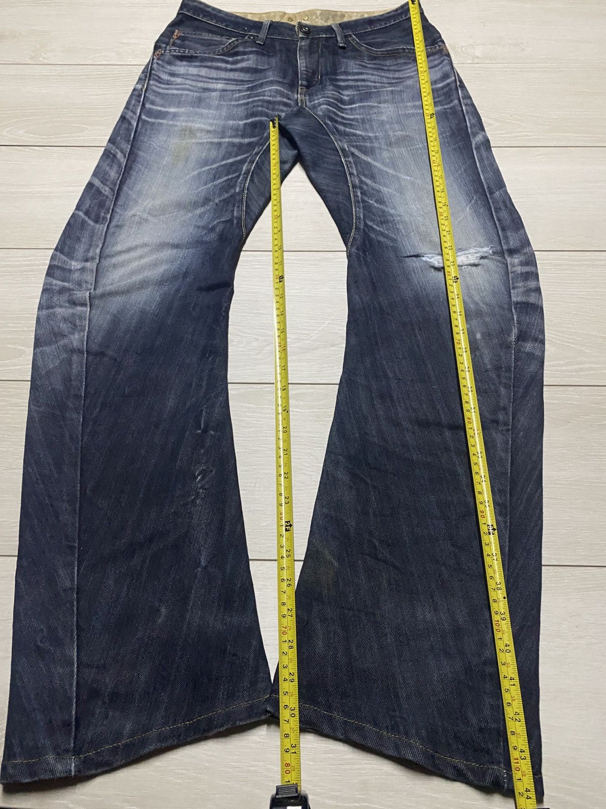 Edwin Vintage Edwin Twist Leg Faded Wash Distressed Loose Jeans Size US 31 - 13 Thumbnail