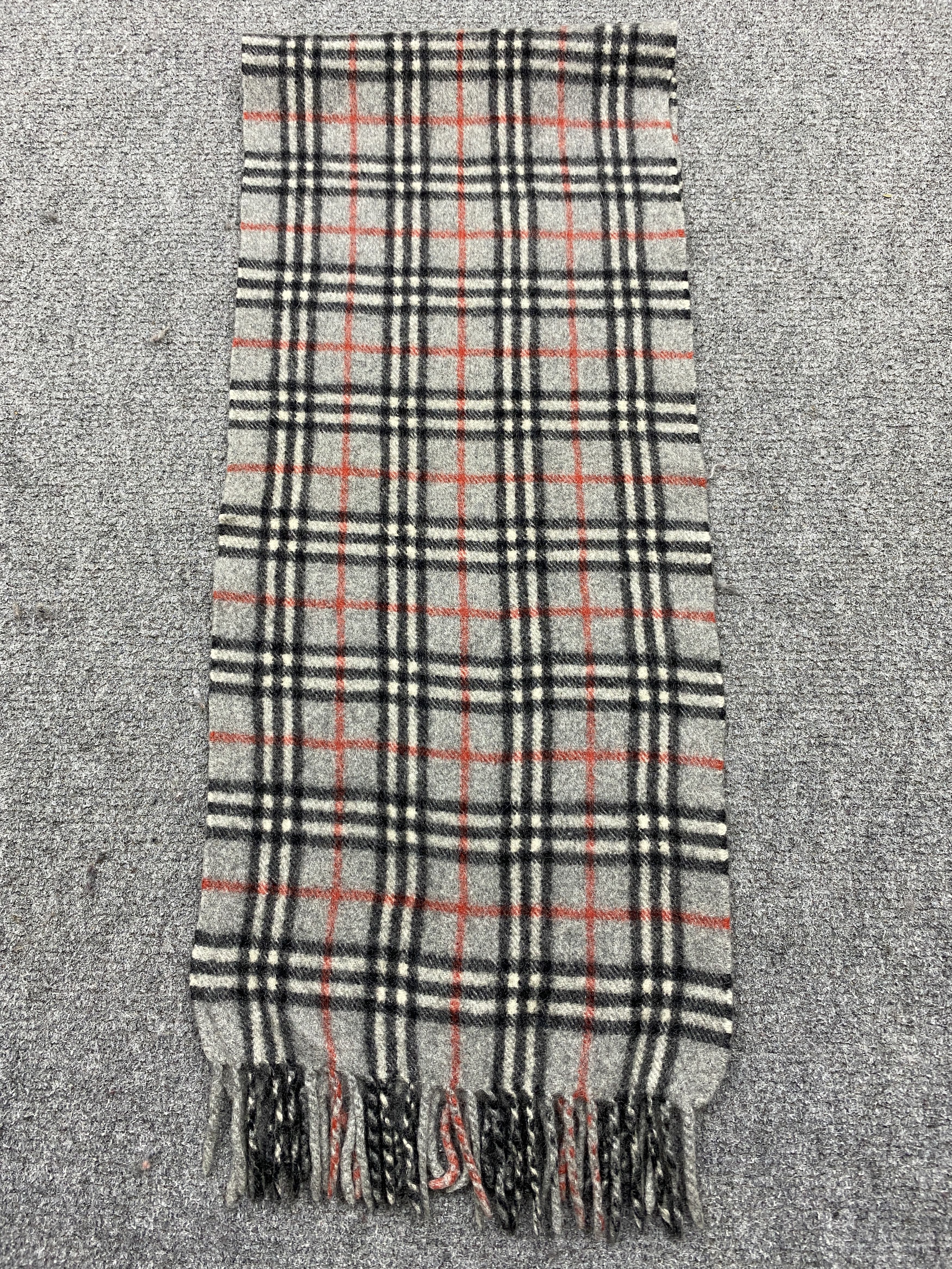 Burberry Burberrys Novacheck Cashmere Scarf Muffler / Neckwear SC0185 Size ONE SIZE - 5 Thumbnail