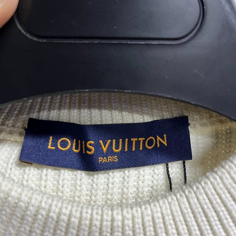 Louis Vuitton Louis Vuitton Off-white embroidered logo knit sweater Size US M / EU 48-50 / 2 - 3 Thumbnail