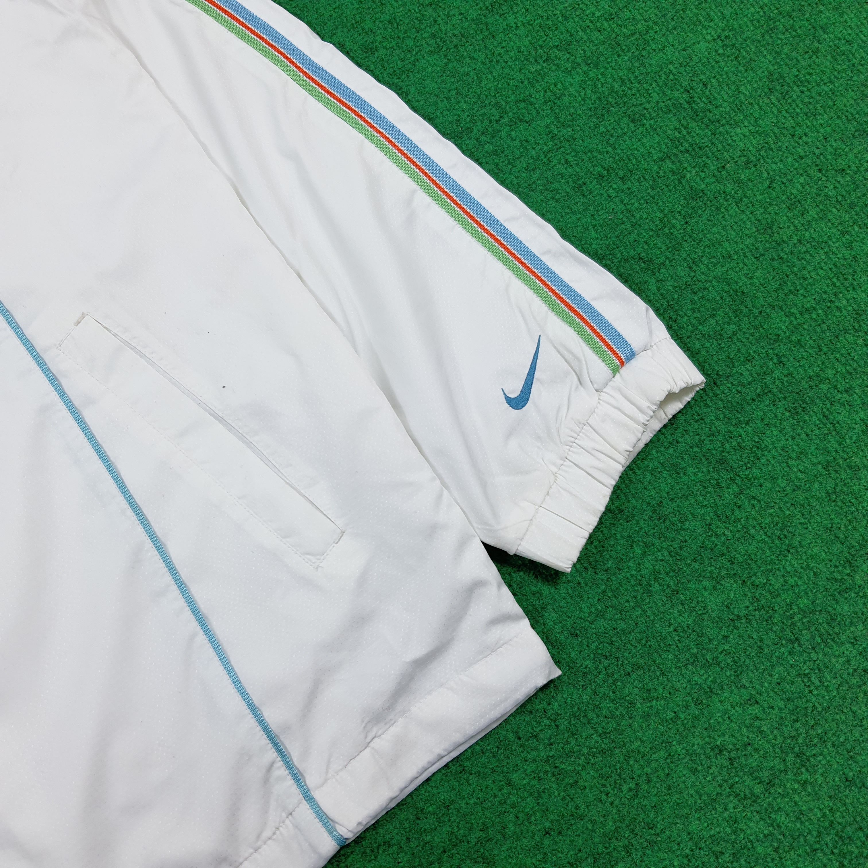 Nike Vintage Y2k Nike Windbreaker Jacket Track Top C306N8 Size US L / EU 52-54 / 3 - 3 Thumbnail