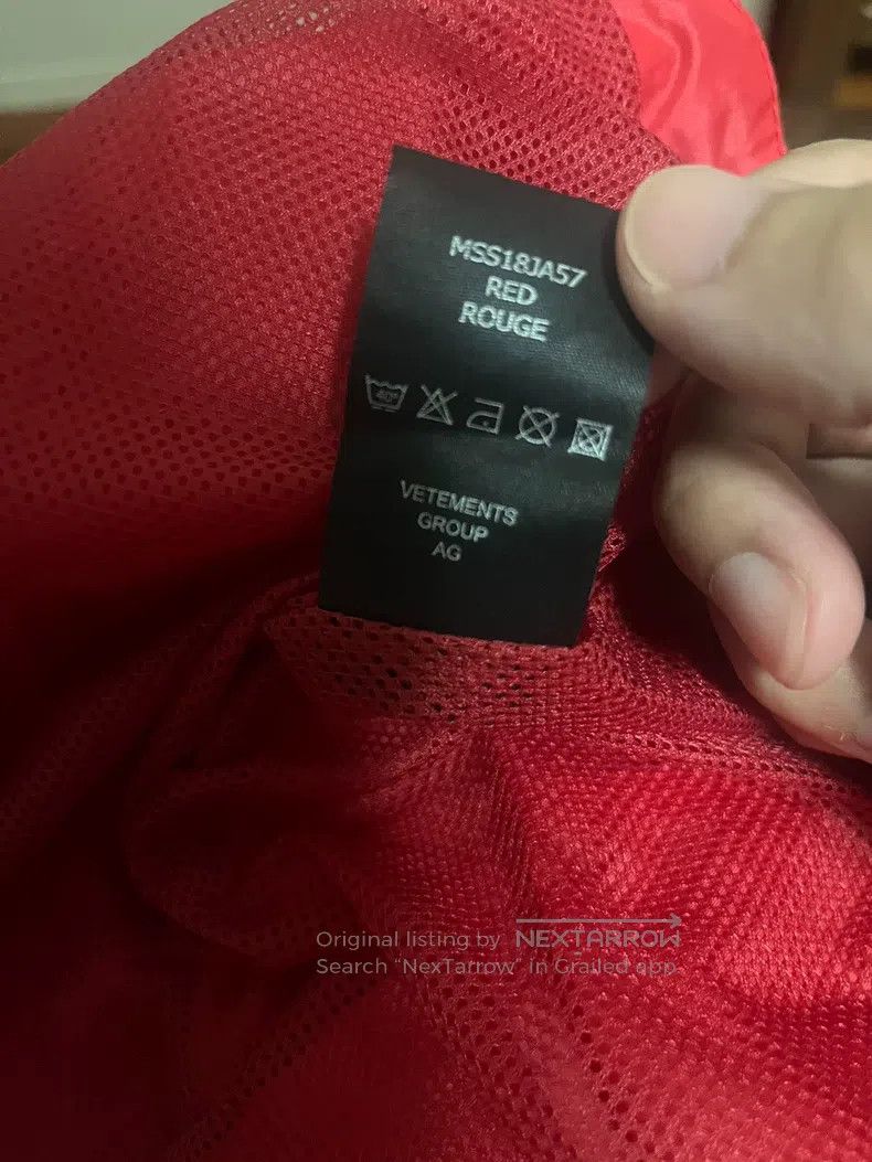 Vetements Vetements Red windbreaker jacket Size US XS / EU 42 / 0 - 7 Thumbnail