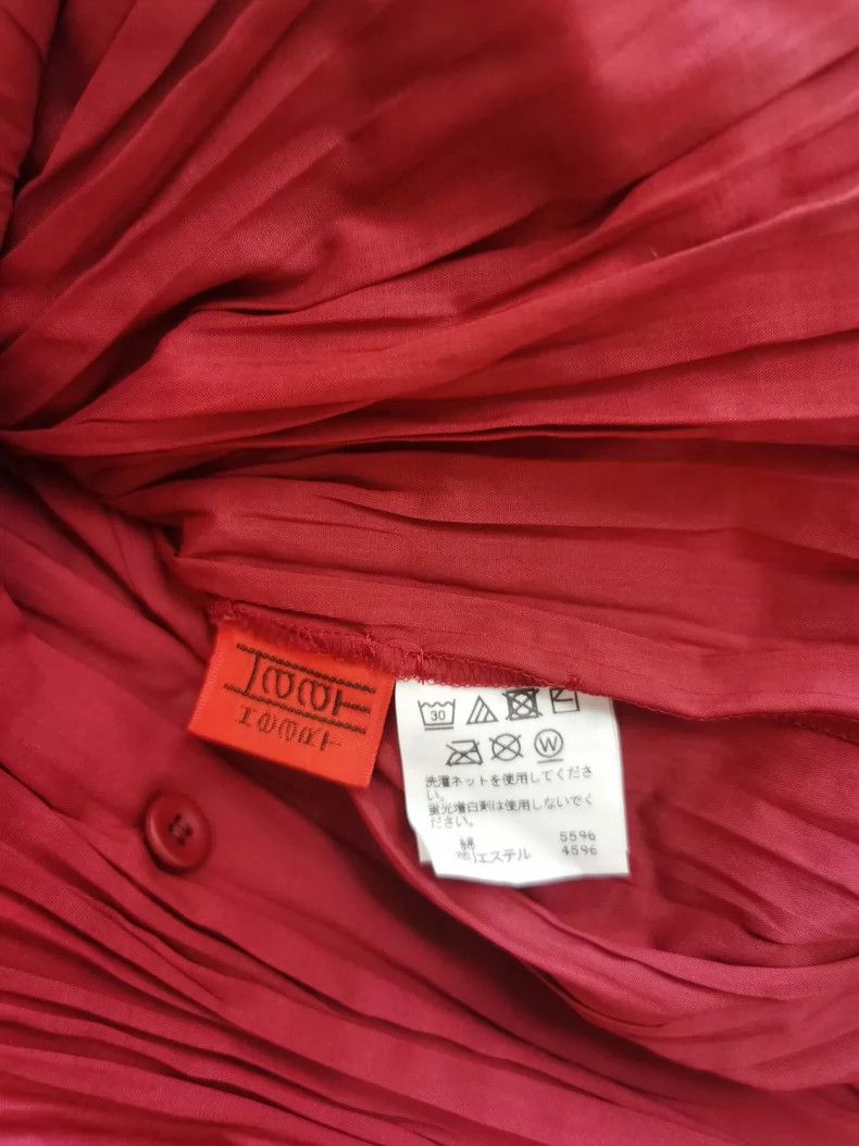 Issey Miyake Issey Miyake size:2 Red pleated coat Size XS / US 0-2 / IT 36-38 - 4 Thumbnail