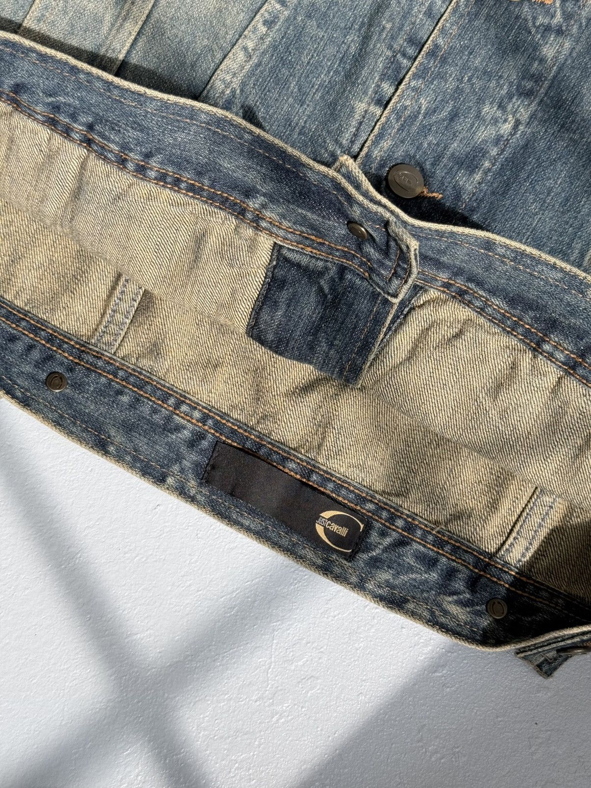 Just Cavalli ⚡SENDOFFER⚡Just Cavalli Roberto Cavalli Denim Trucker Jacket Size US M / EU 48-50 / 2 - 14 Thumbnail