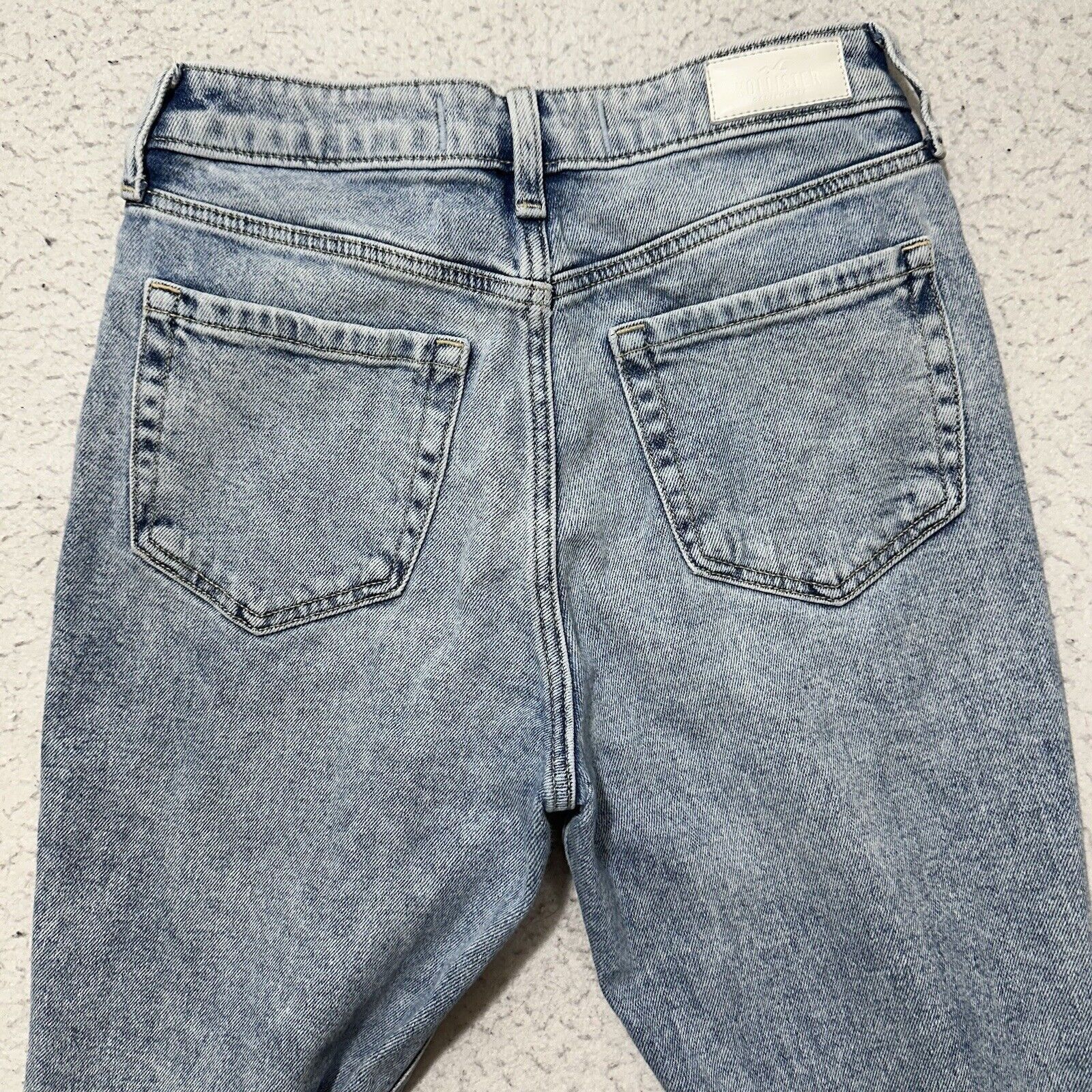 Hollister Hollister Ultra High Rise Mom Jean 25 Blue Distressed Jeans Size 26" / US 2 / IT 38 - 8 Thumbnail
