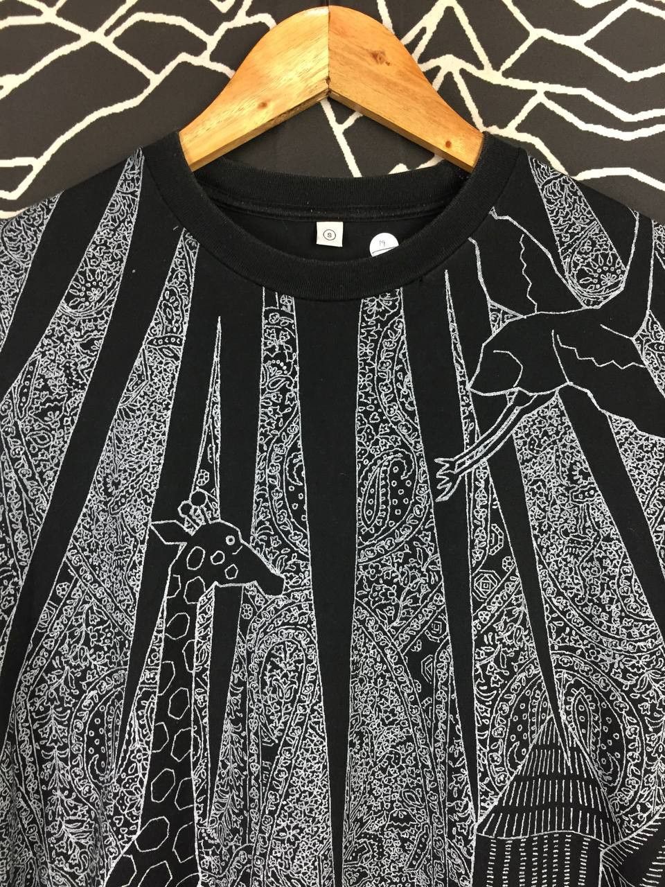 Uniqlo Uniqlo X Nature Wildlife Animal Safari All Over Print Tee Size US S / EU 44-46 / 1 - 3 Thumbnail