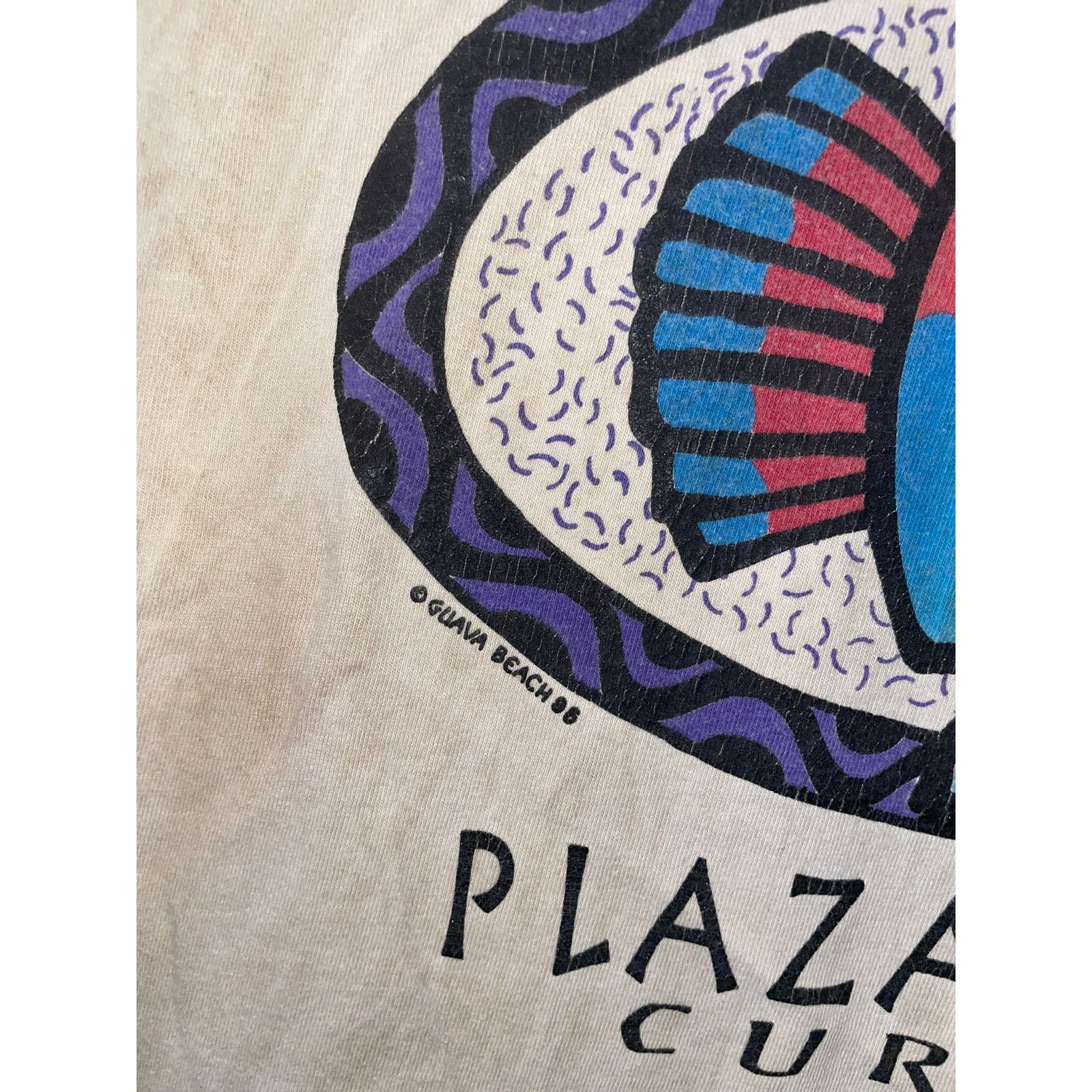 Vintage Vintage Guava Beach Shirt Curacao Plaza Hotel Fish Tee 90s Size US M / EU 48-50 / 2 - 5 Thumbnail