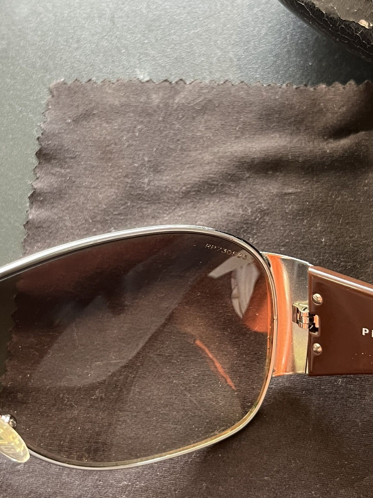 Prada 💥Vintage 00s PRADA Shield Sunglasses SPR 63I Size ONE SIZE - 8 Thumbnail
