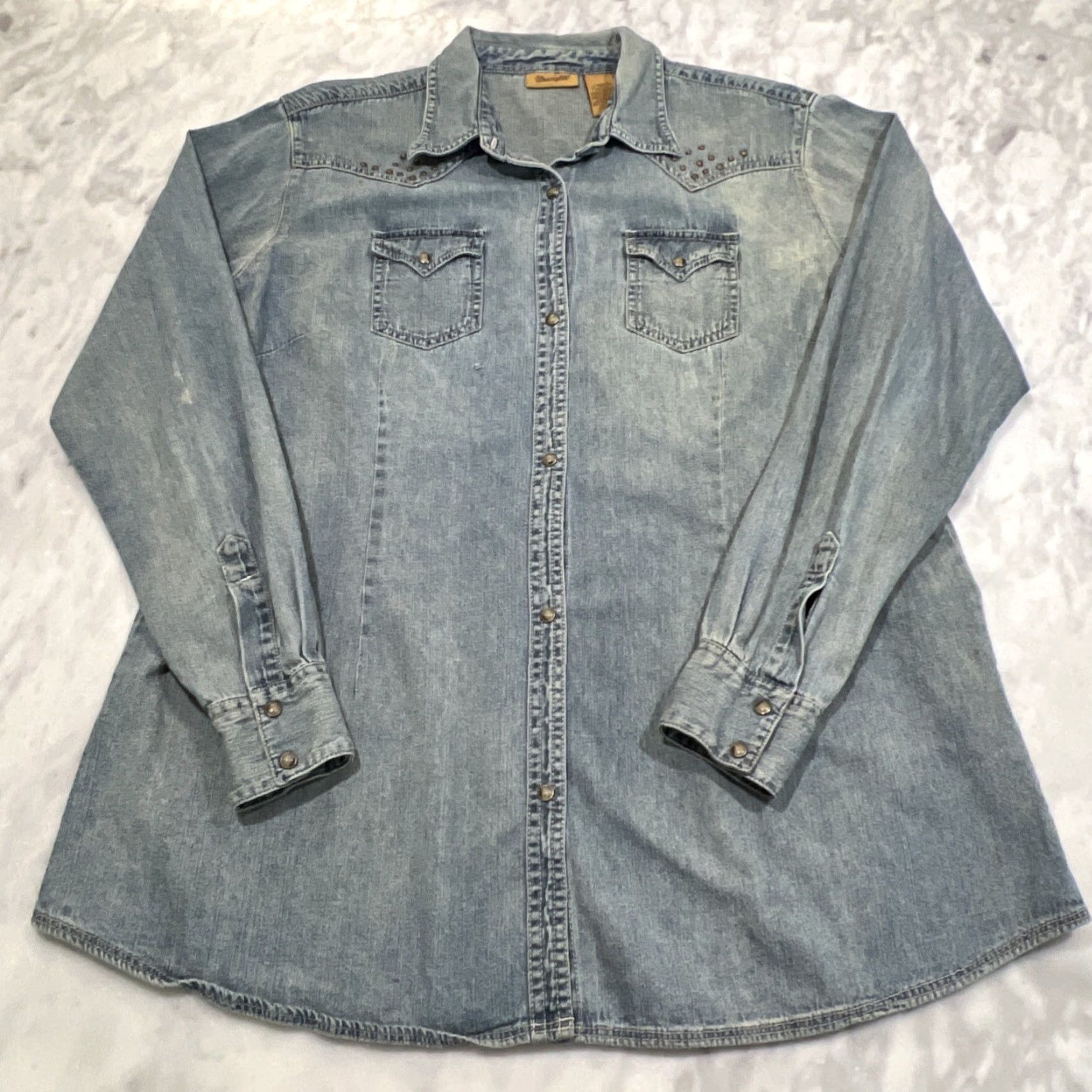 Wrangler VINTAGE Wrangler Pearl Snap Western Denim Shirt Women’s XL Fitted Faded Cotton Blue Embellished 1990s Western Womens Size XL / US 12-14 / IT 48-50 - 3 Thumbnail