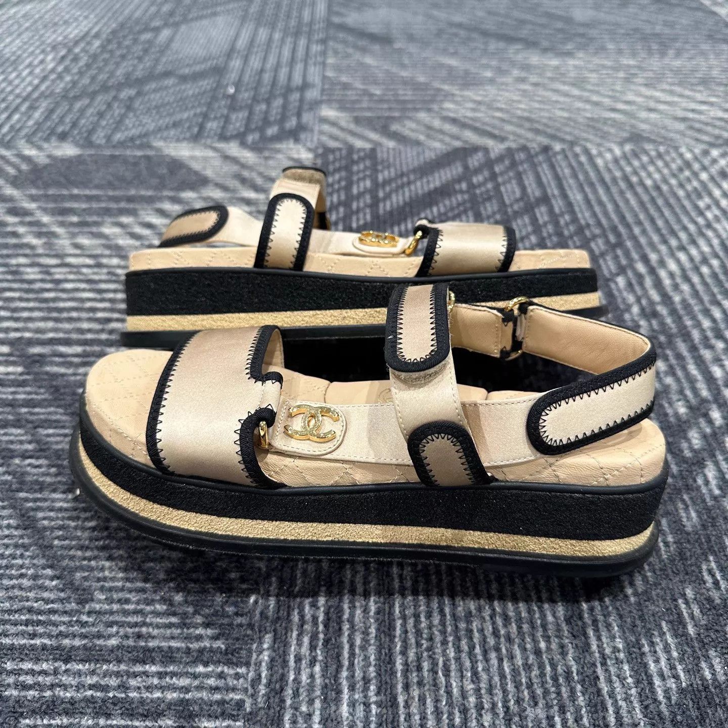 Chanel Chanel Velcro Beach Sandals 36.5 Size US 6 / IT 36 - 4 Thumbnail