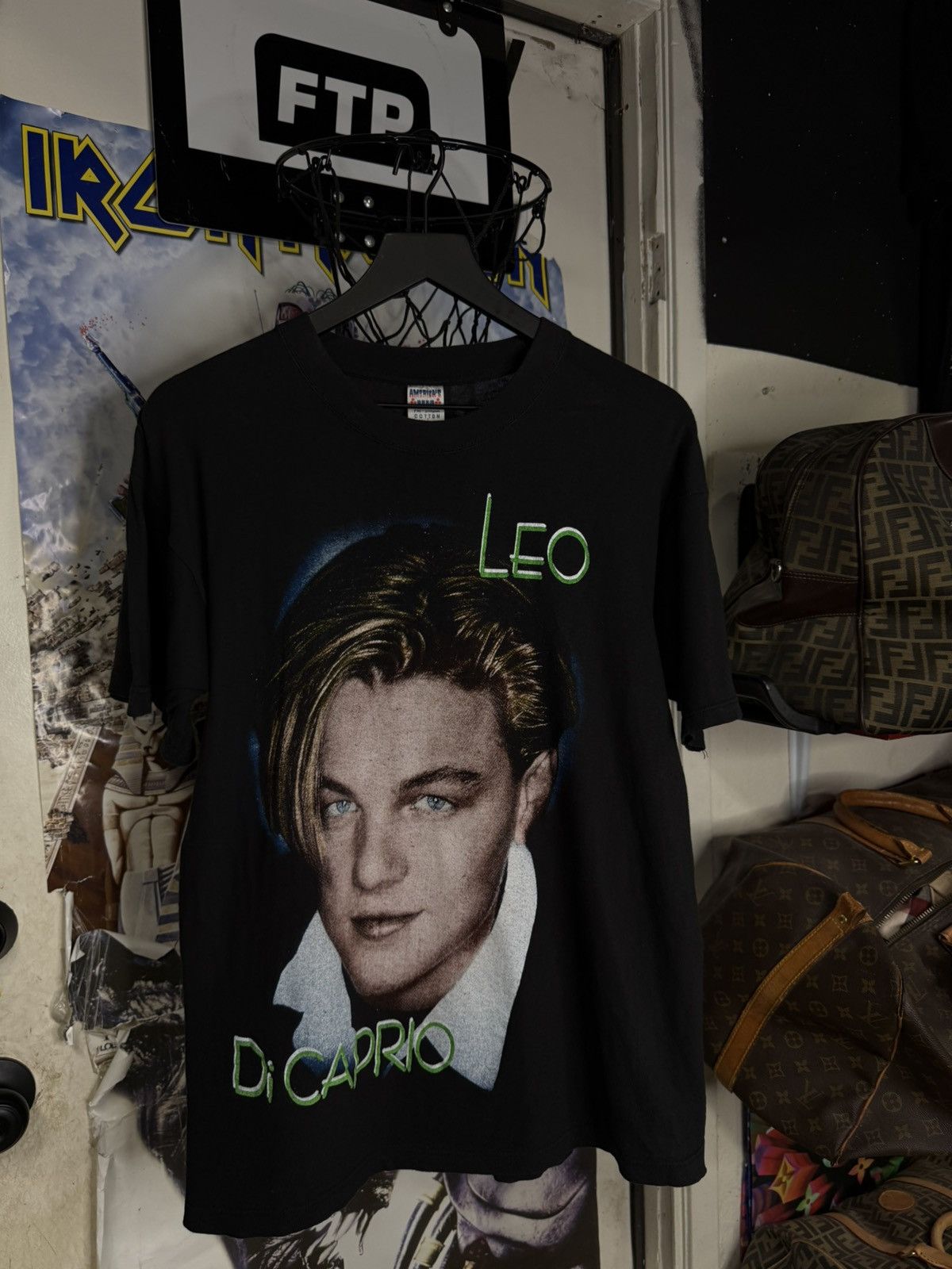 Vintage Vintage 90’s Leonardo Dicaprio T-Shirt Vtg Titanic Medium Size US M / EU 48-50 / 2 - 1 Thumbnail