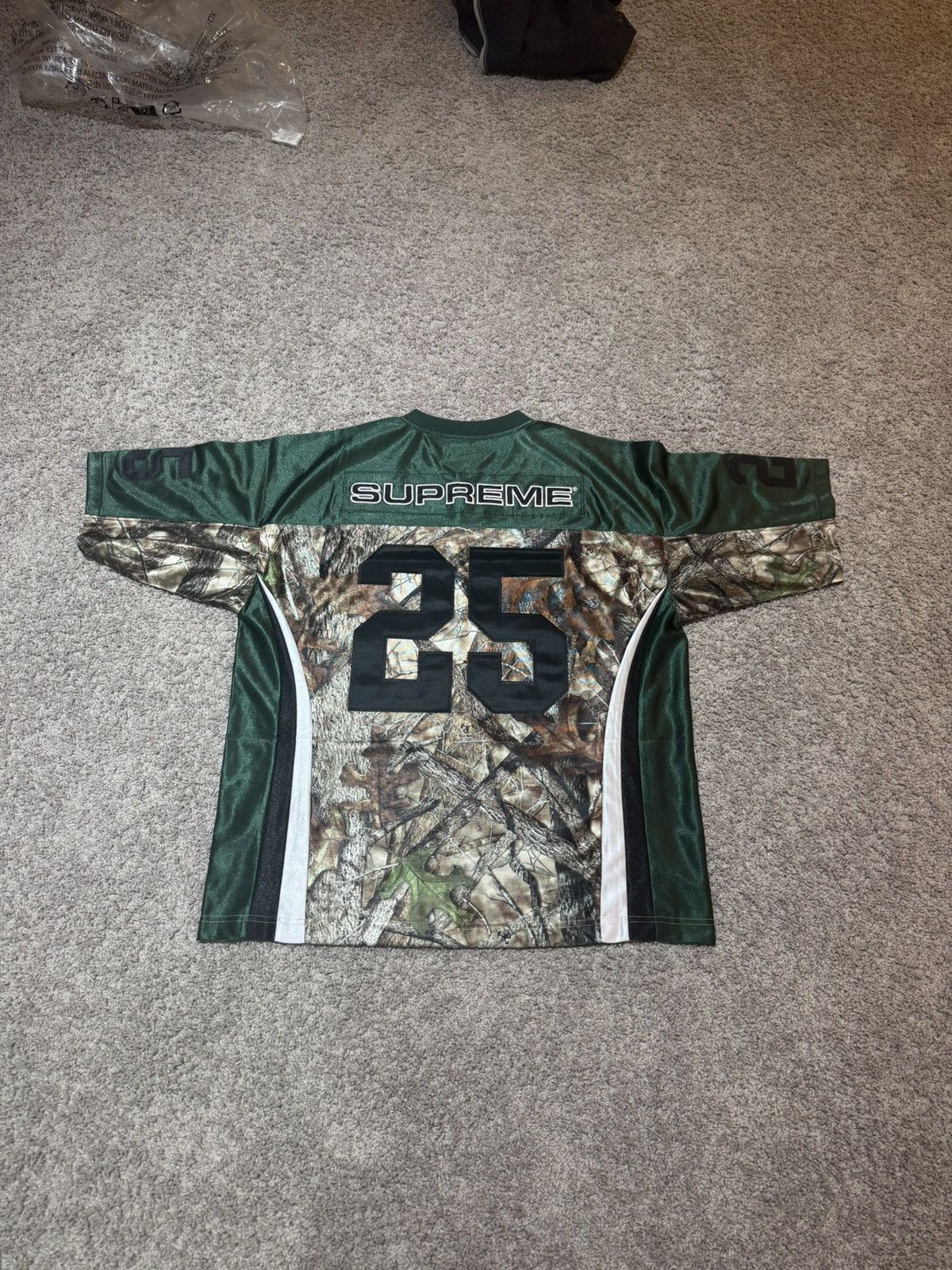 Supreme Supreme Breast Cancer Awareness Jersey Realtree Camo Size US M / EU 48-50 / 2 - 5 Thumbnail
