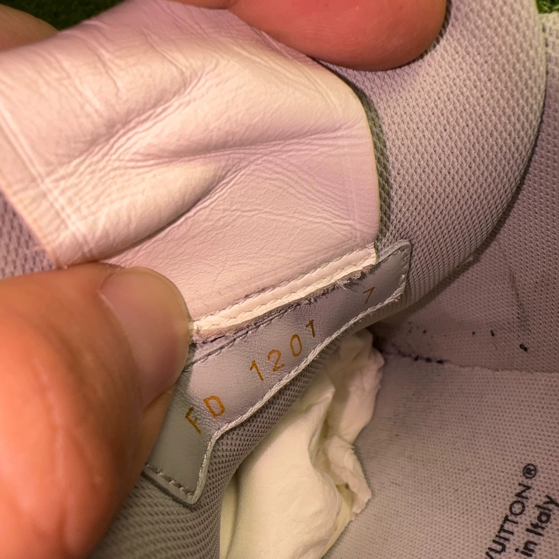 Louis Vuitton LOUIS VUITTON Trainer White Cement (White) Size US 8 / EU 41 - 9 Thumbnail