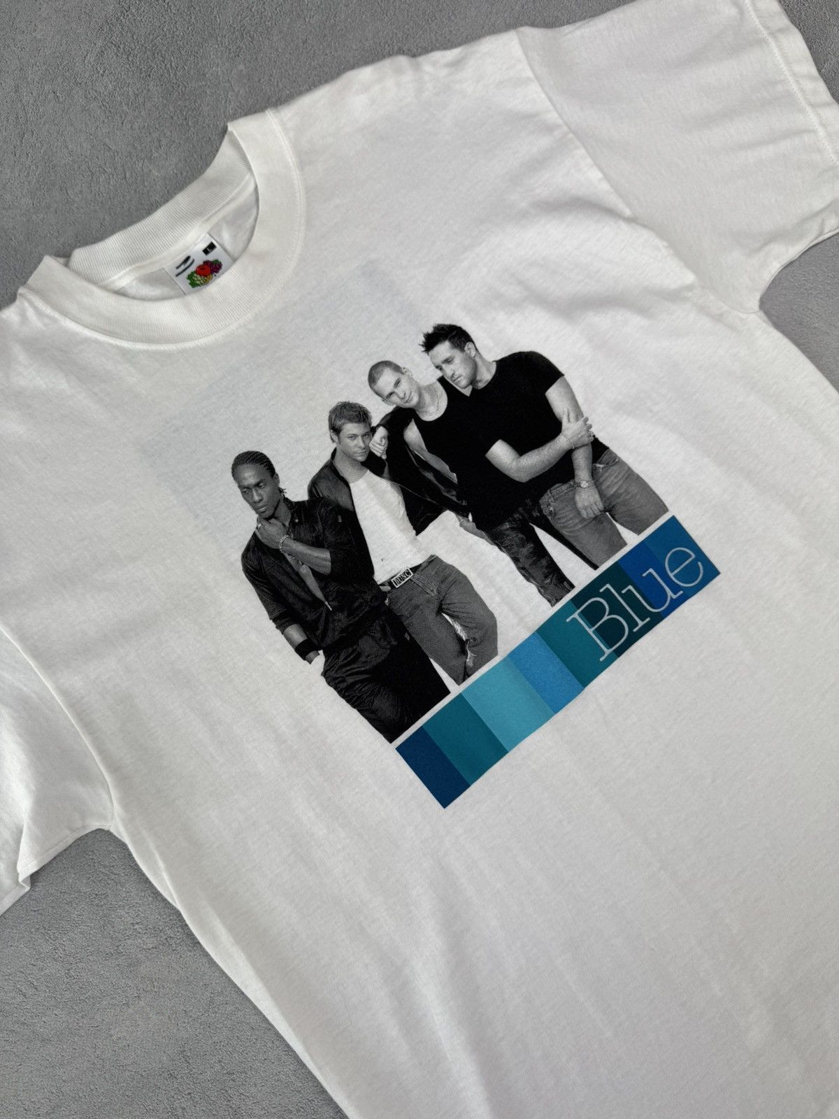 Band Tees Vintage Blue Band T-Shirt One Love Tour 2002 size L Size US L / EU 52-54 / 3 - 3 Thumbnail